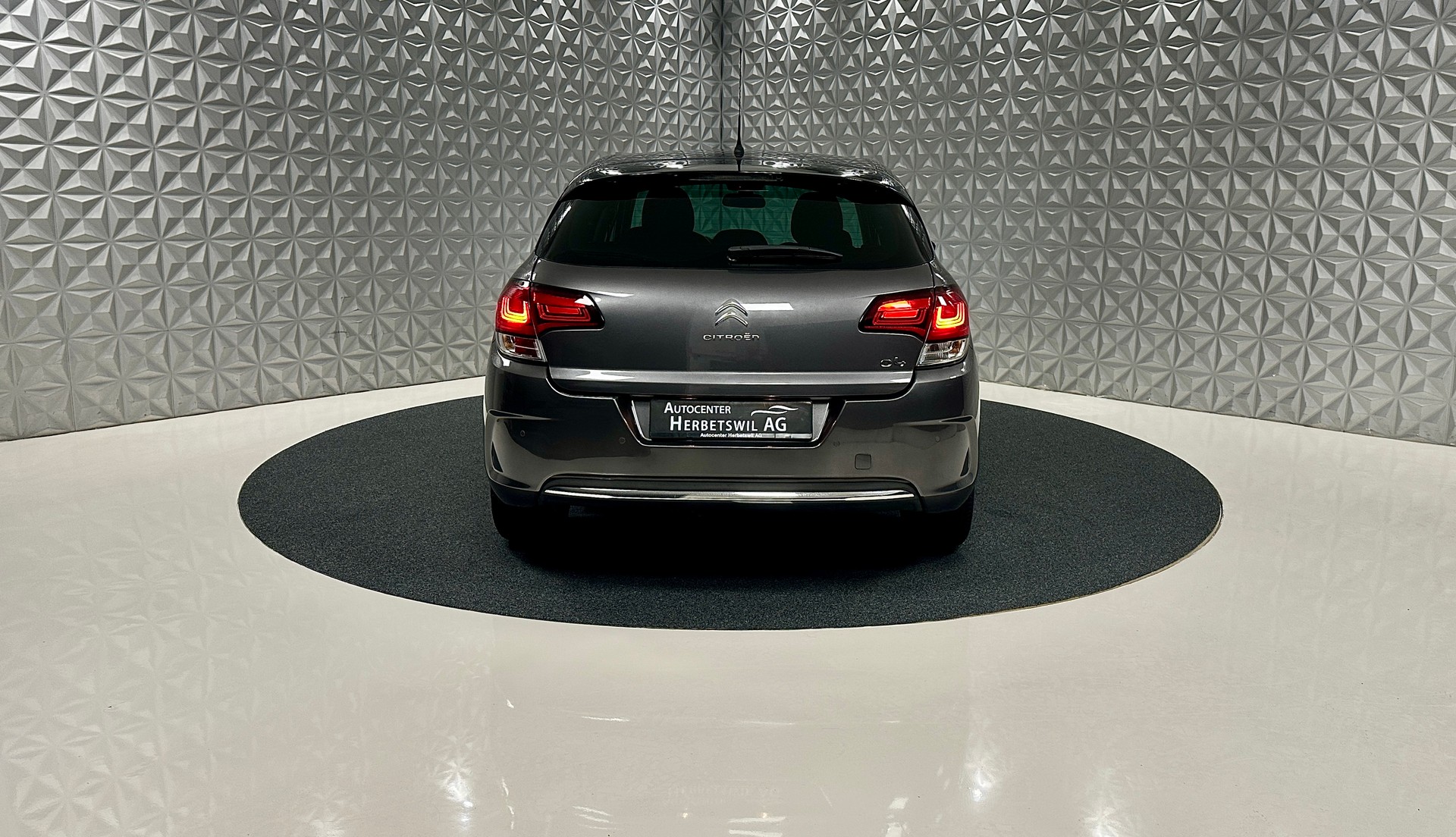 CITROEN C4 1.2 Pure Tech Feel Edition-image-5