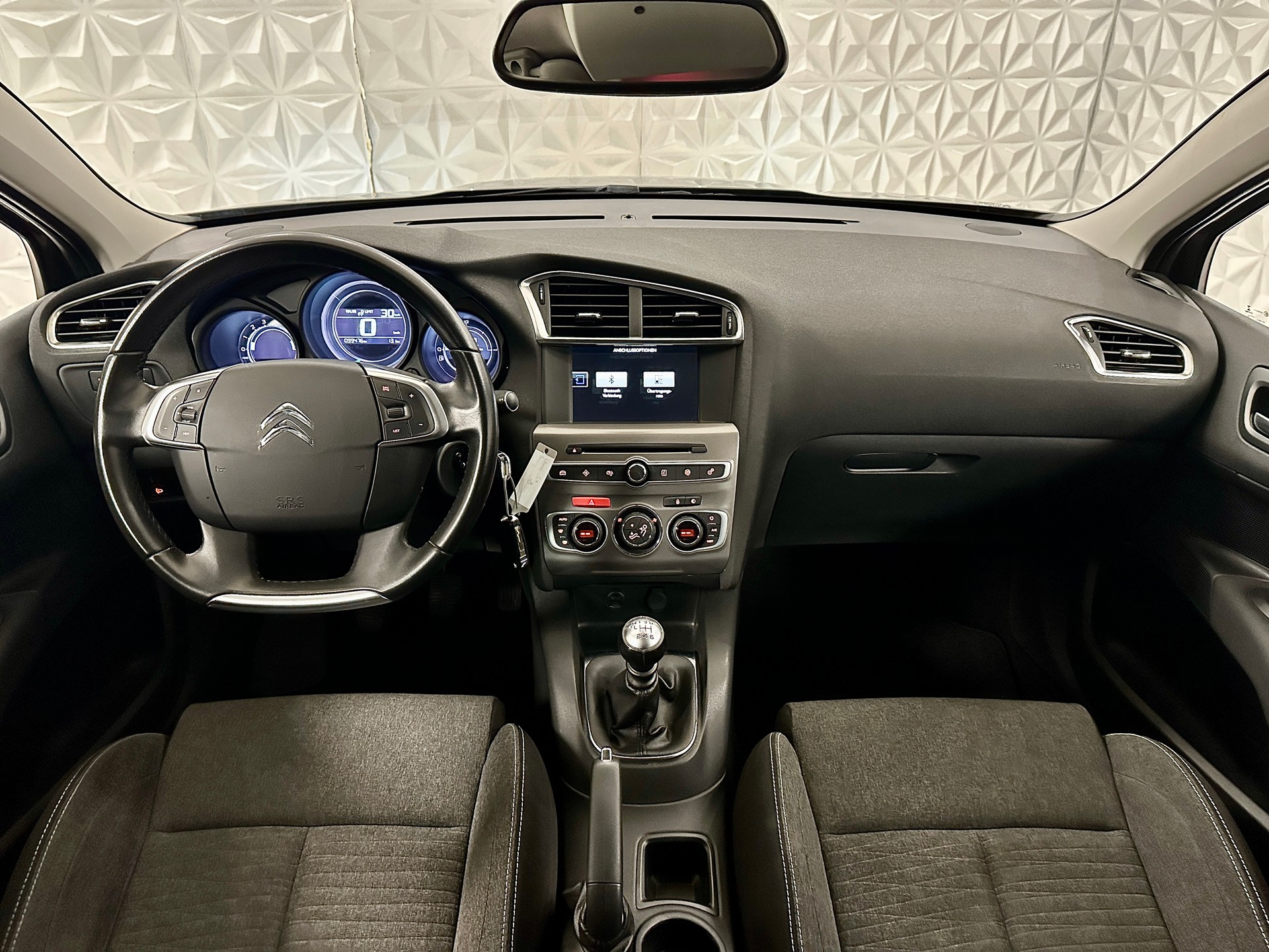 CITROEN C4 1.2 Pure Tech Feel Edition-image-13