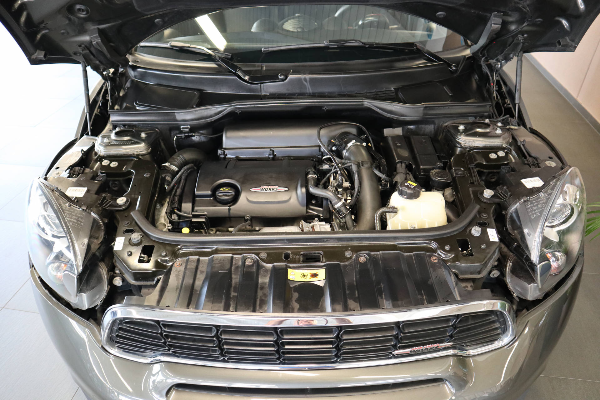 MINI Countryman 1.6i John Cooper Works ALL4-image-15
