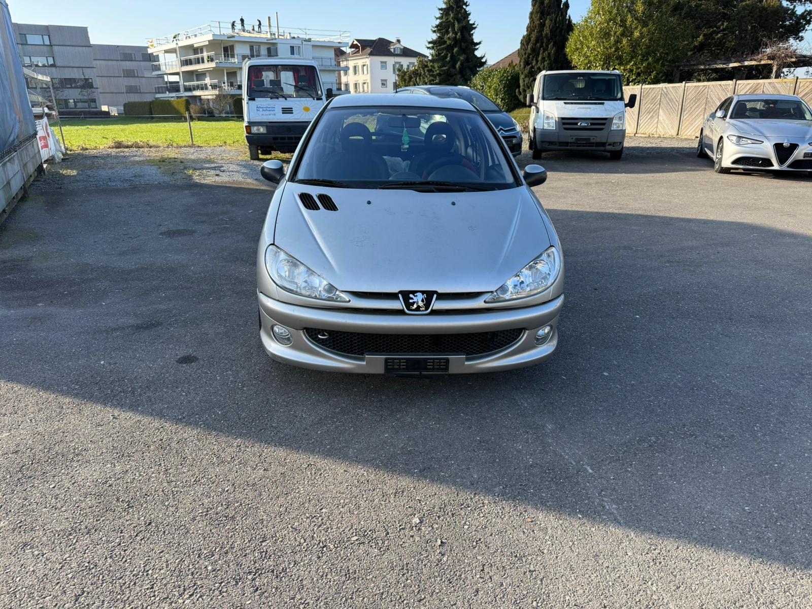 PEUGEOT 206 1.4 Trendy-image-1