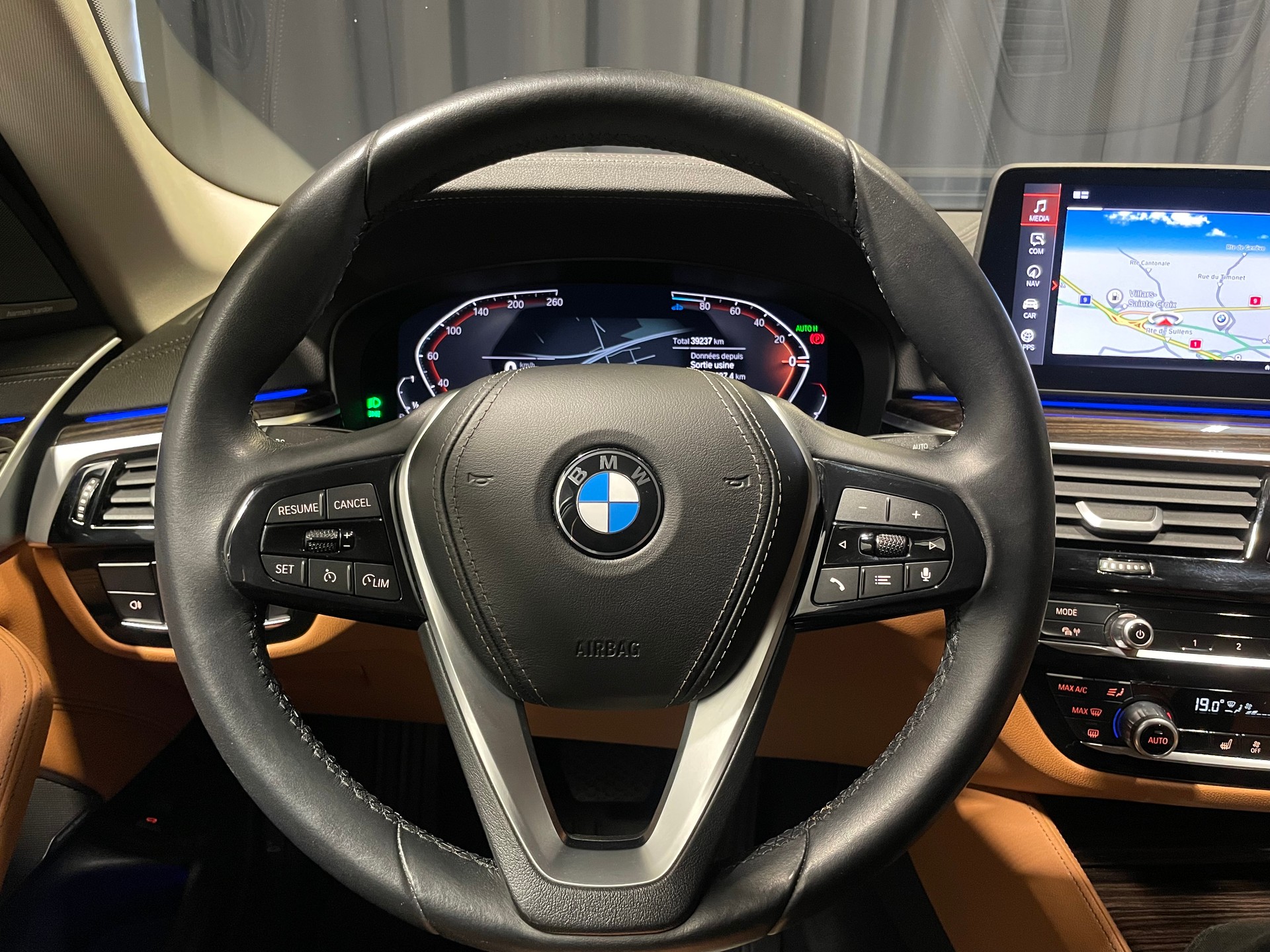 BMW 520d xDrive 48V Luxury Line Steptronic(M)(16)-image-9