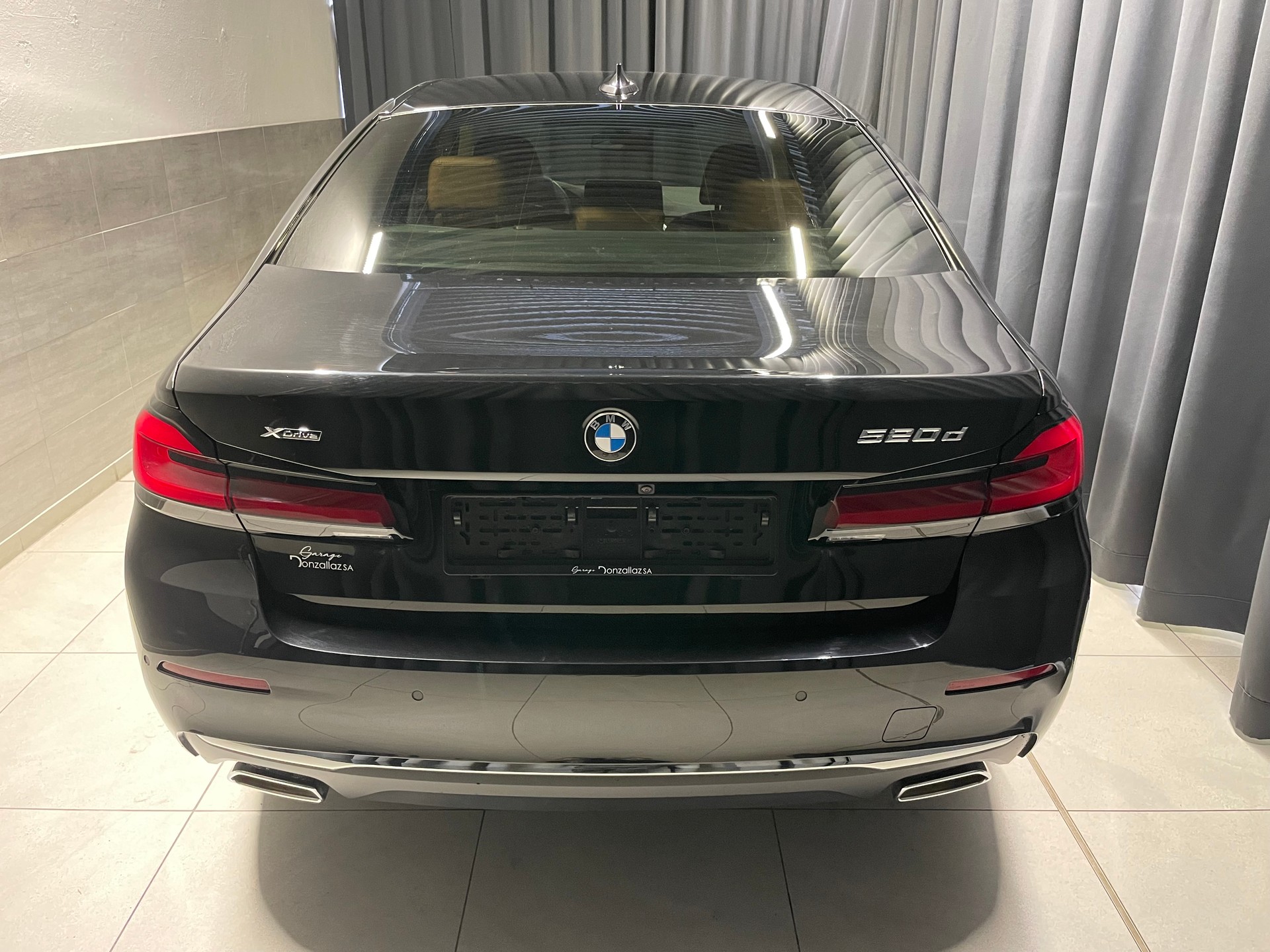 BMW 520d xDrive 48V Luxury Line Steptronic(M)(16)-image-4