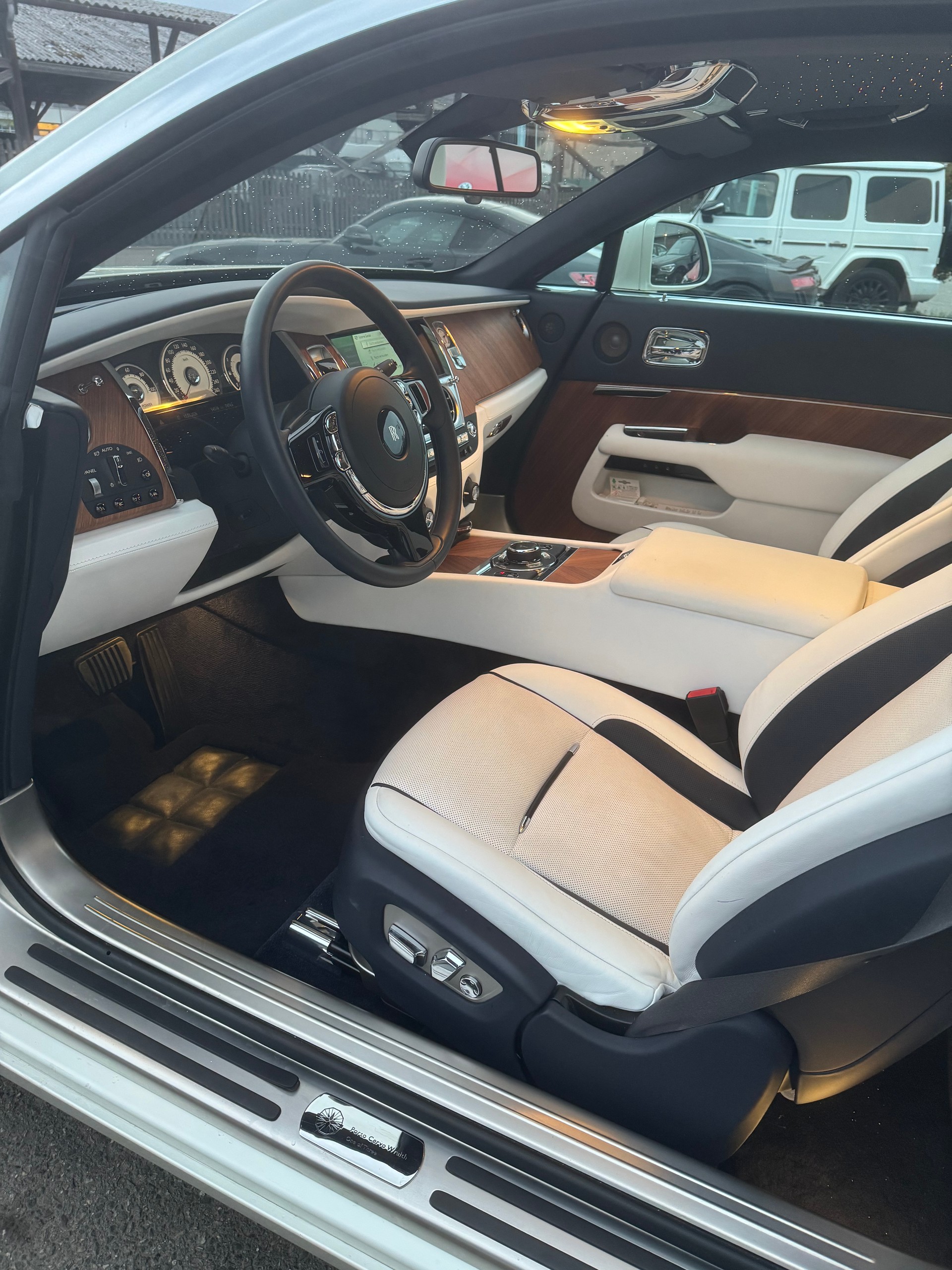 ROLLS-ROYCE Wraith 6.6 V12 *1 OF 3* *Porto Cervo*-image-4