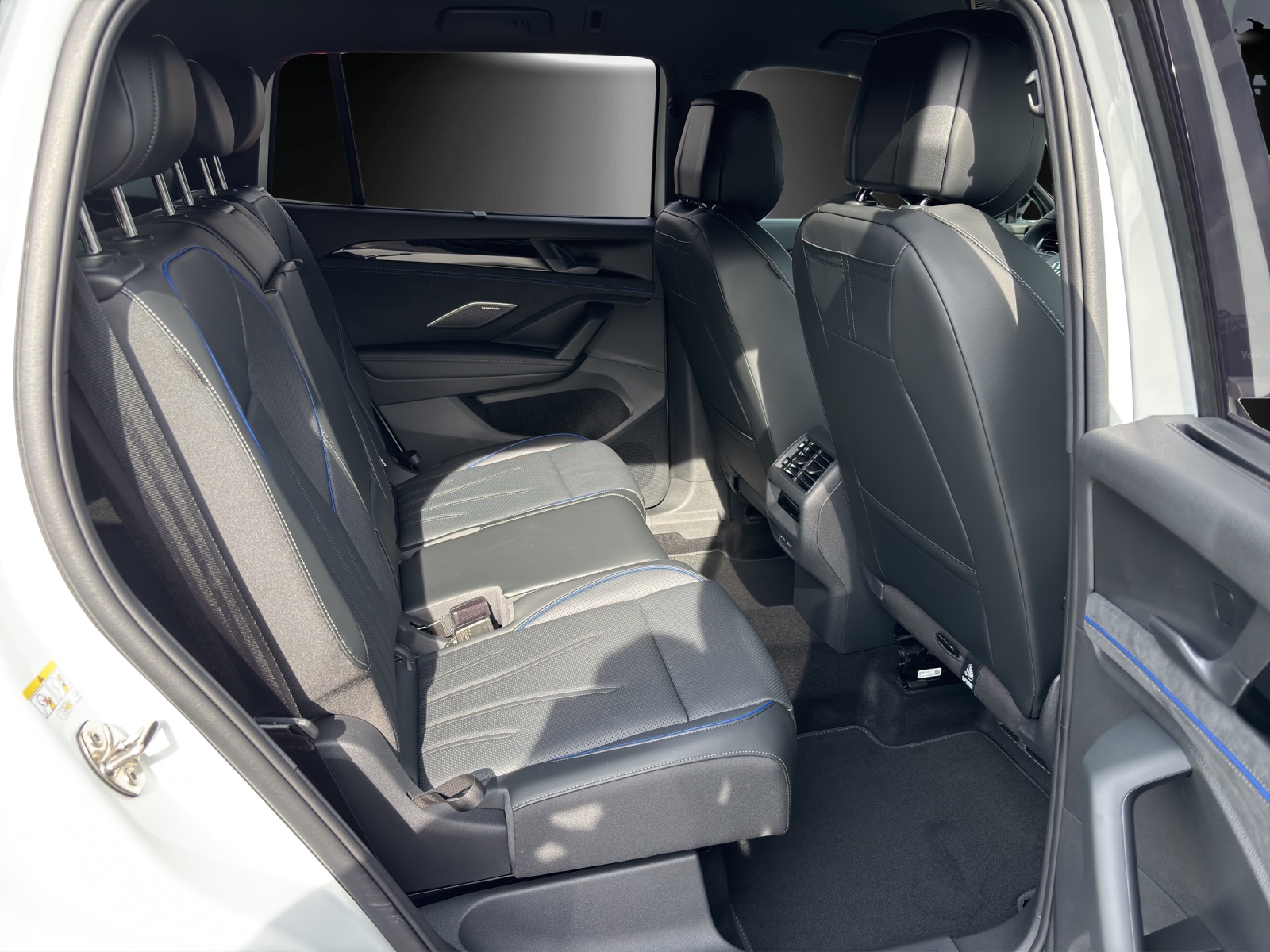 VW Tayron 2.0 TSI R-Line DSG 4Motion-image-7