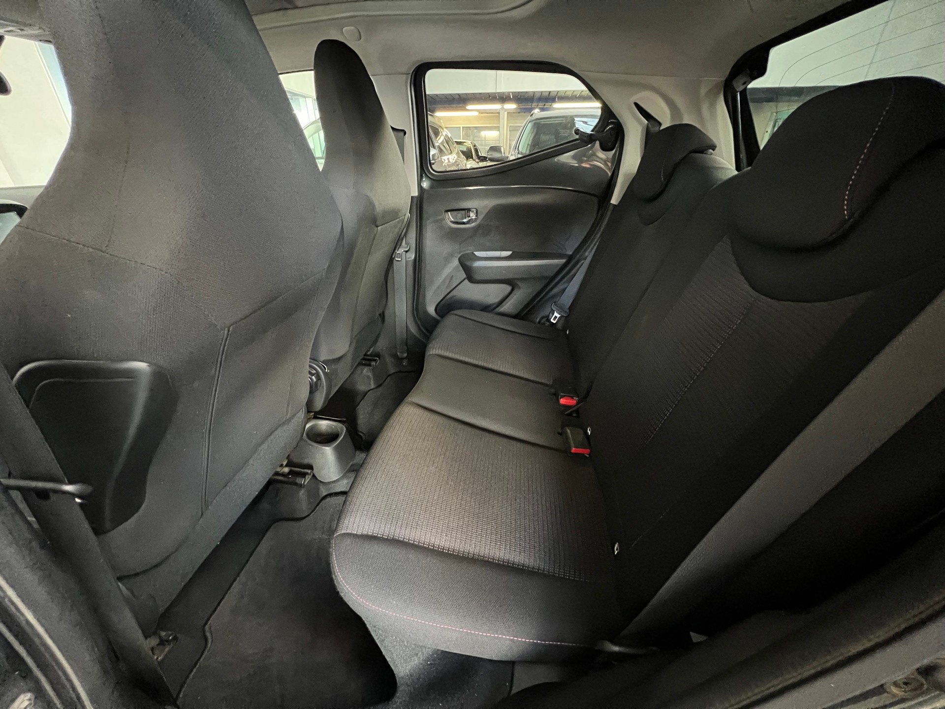 TOYOTA Aygo 1.0 VVT-i Limited Grey-image-11