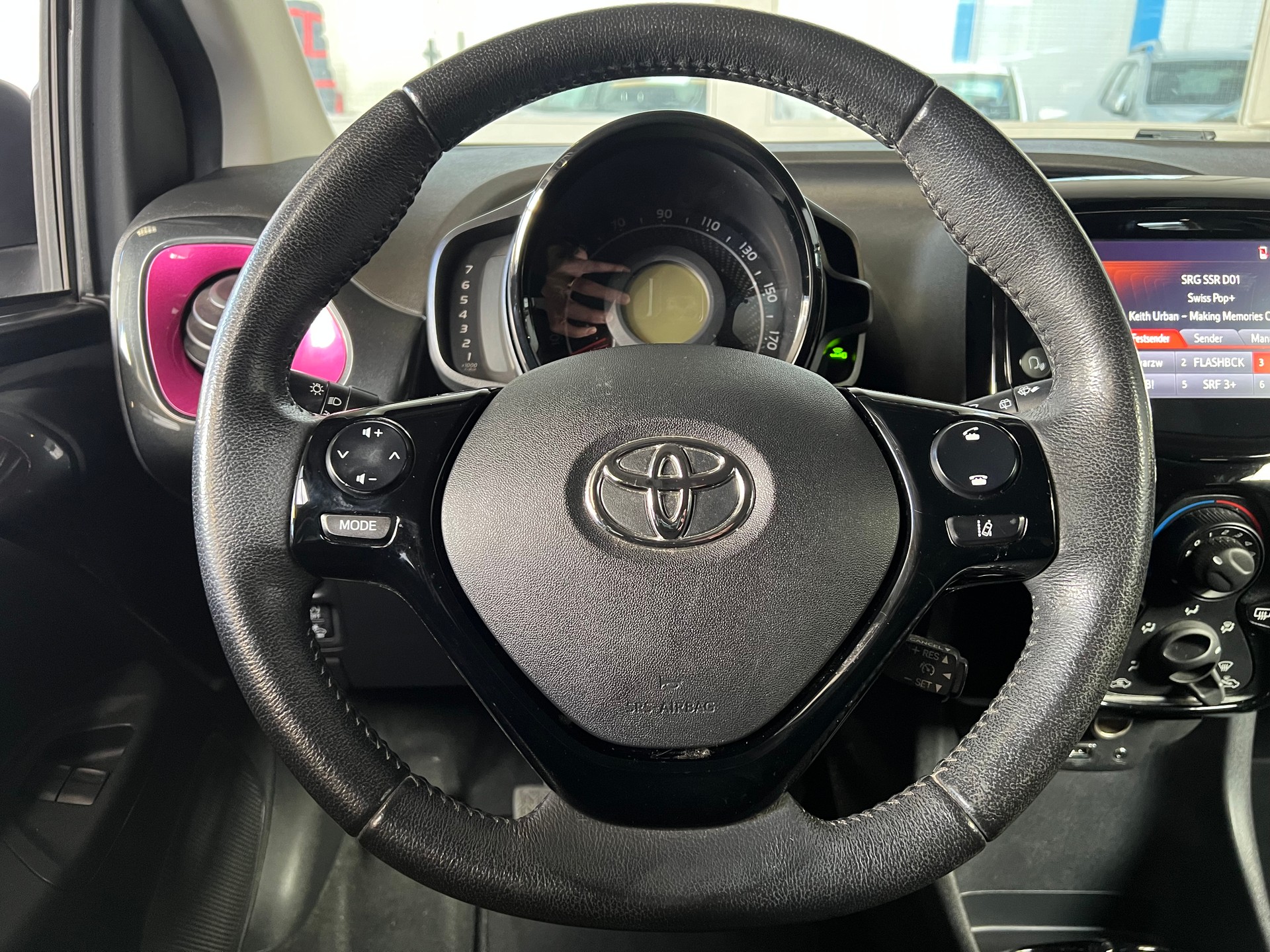 TOYOTA Aygo 1.0 VVT-i Limited Grey-image-9