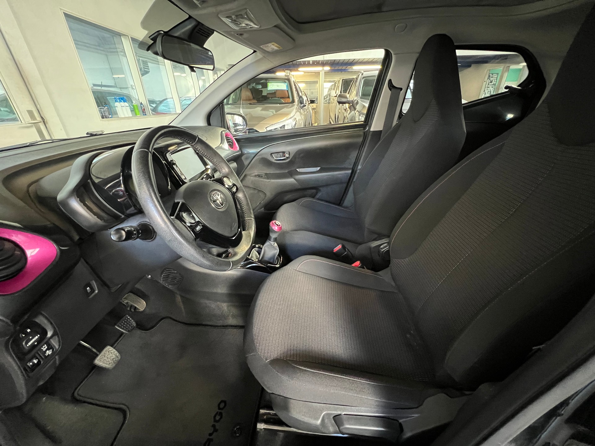 TOYOTA Aygo 1.0 VVT-i Limited Grey-image-10