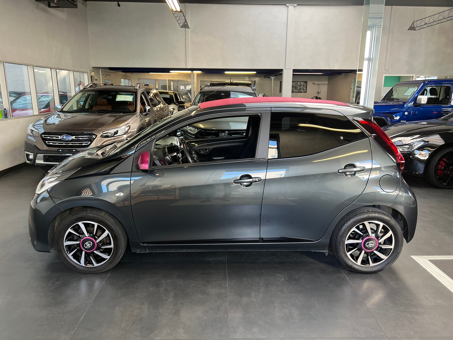 TOYOTA Aygo 1.0 VVT-i Limited Grey-image-4
