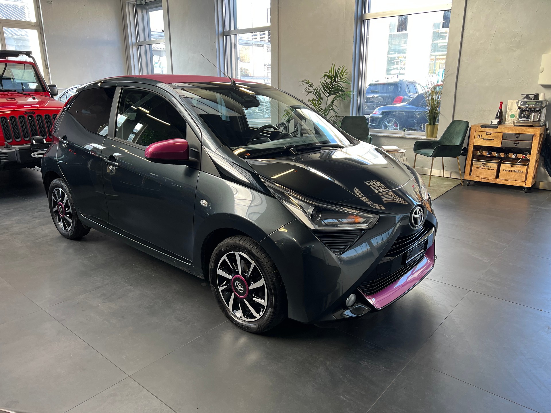 TOYOTA Aygo 1.0 VVT-i Limited Grey-image-2