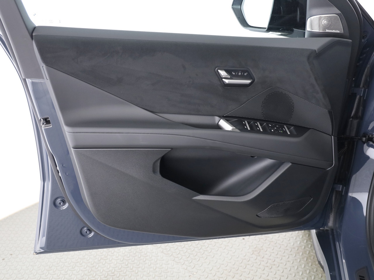 BMW iX3 50 xDrive M Sport Pro-image-10