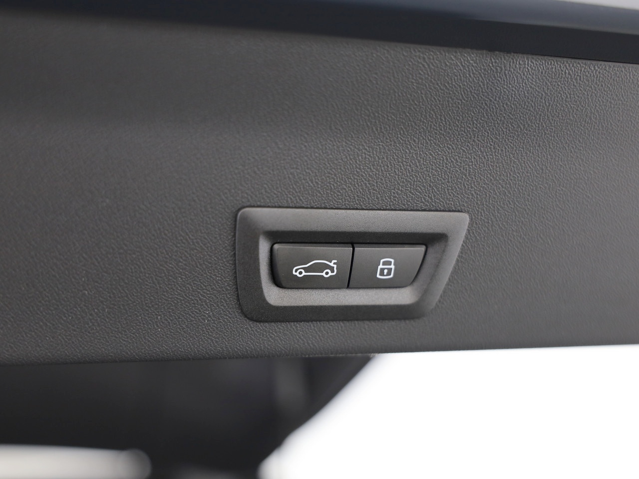BMW iX3 50 xDrive M Sport Pro-image-9