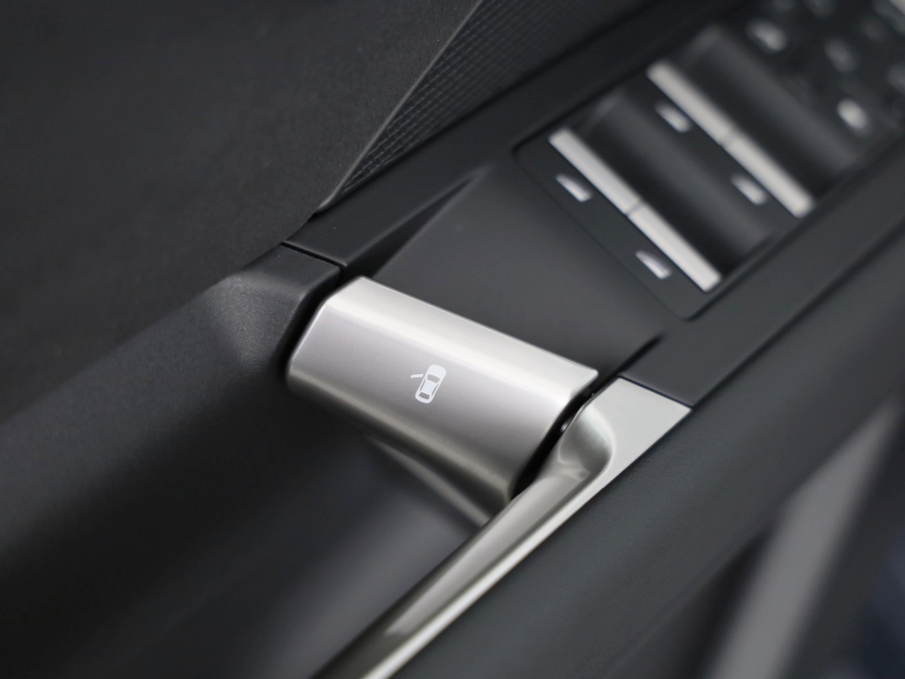 BMW iX3 50 xDrive M Sport Pro-image-11