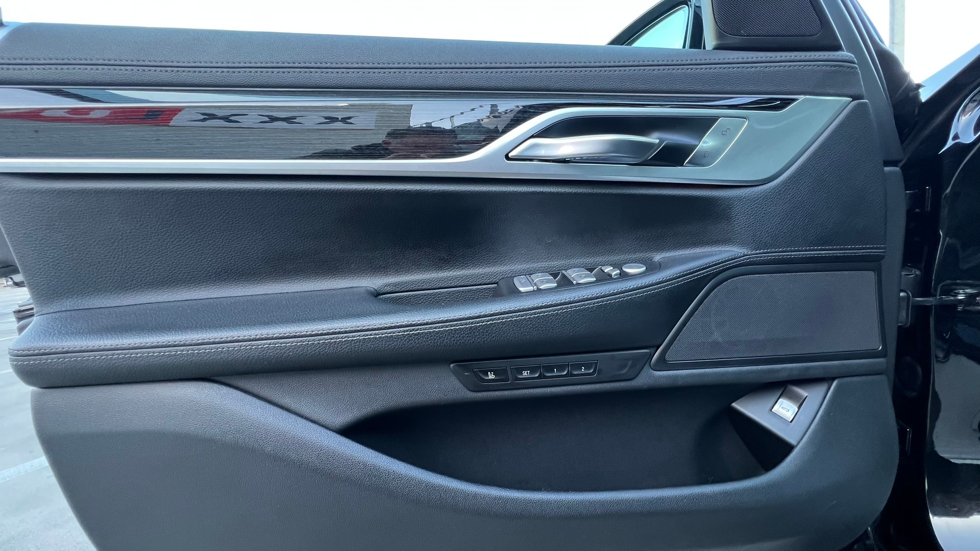BMW 730d xDRIVE STEPTRONIC M SPORT BLACK l 265 PS-image-23