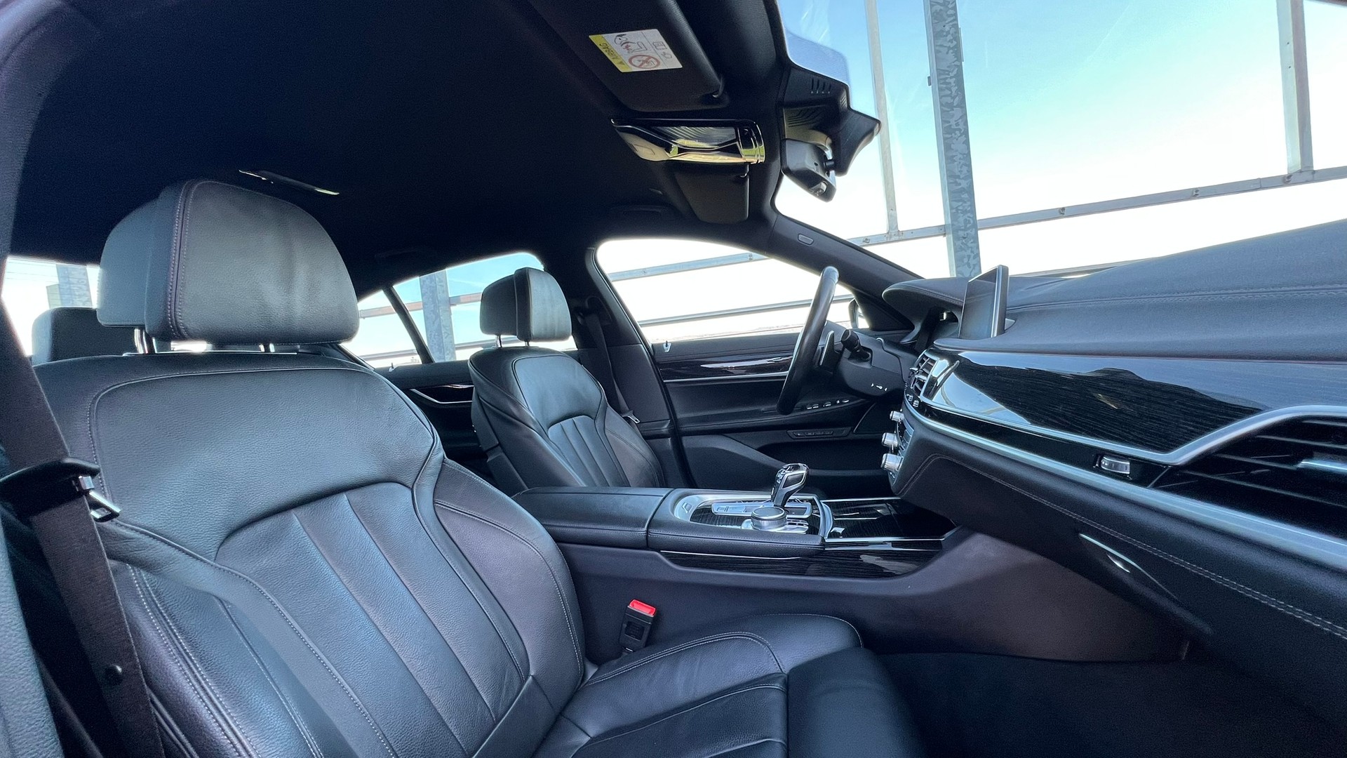 BMW 730d xDRIVE STEPTRONIC M SPORT BLACK l 265 PS-image-27