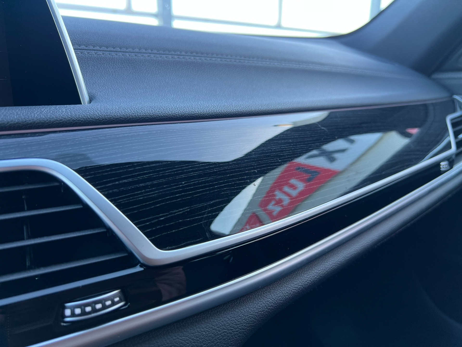 BMW 730d xDRIVE STEPTRONIC M SPORT BLACK l 265 PS-image-22