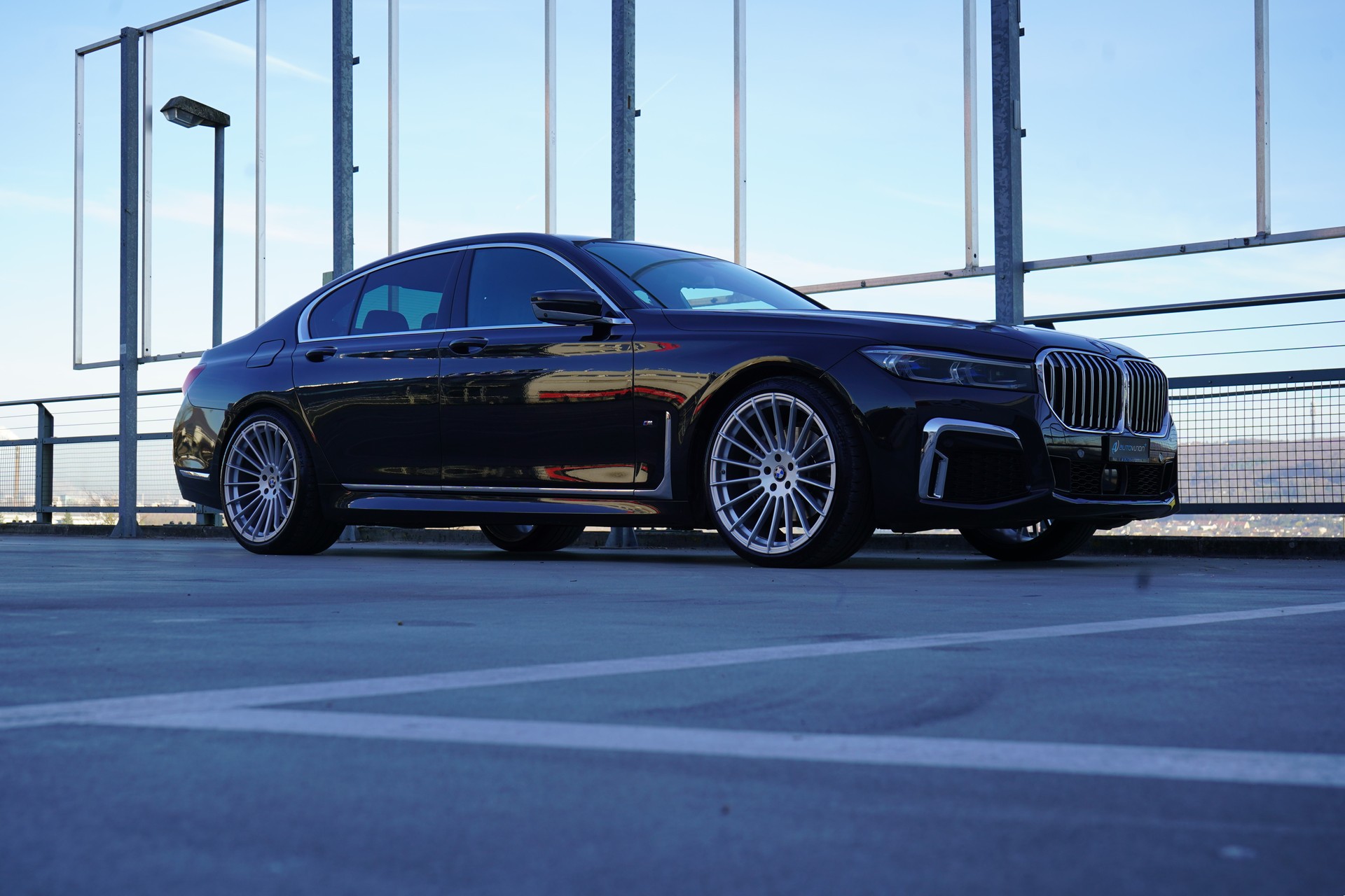 BMW 730d xDRIVE STEPTRONIC M SPORT BLACK l 265 PS-image-6