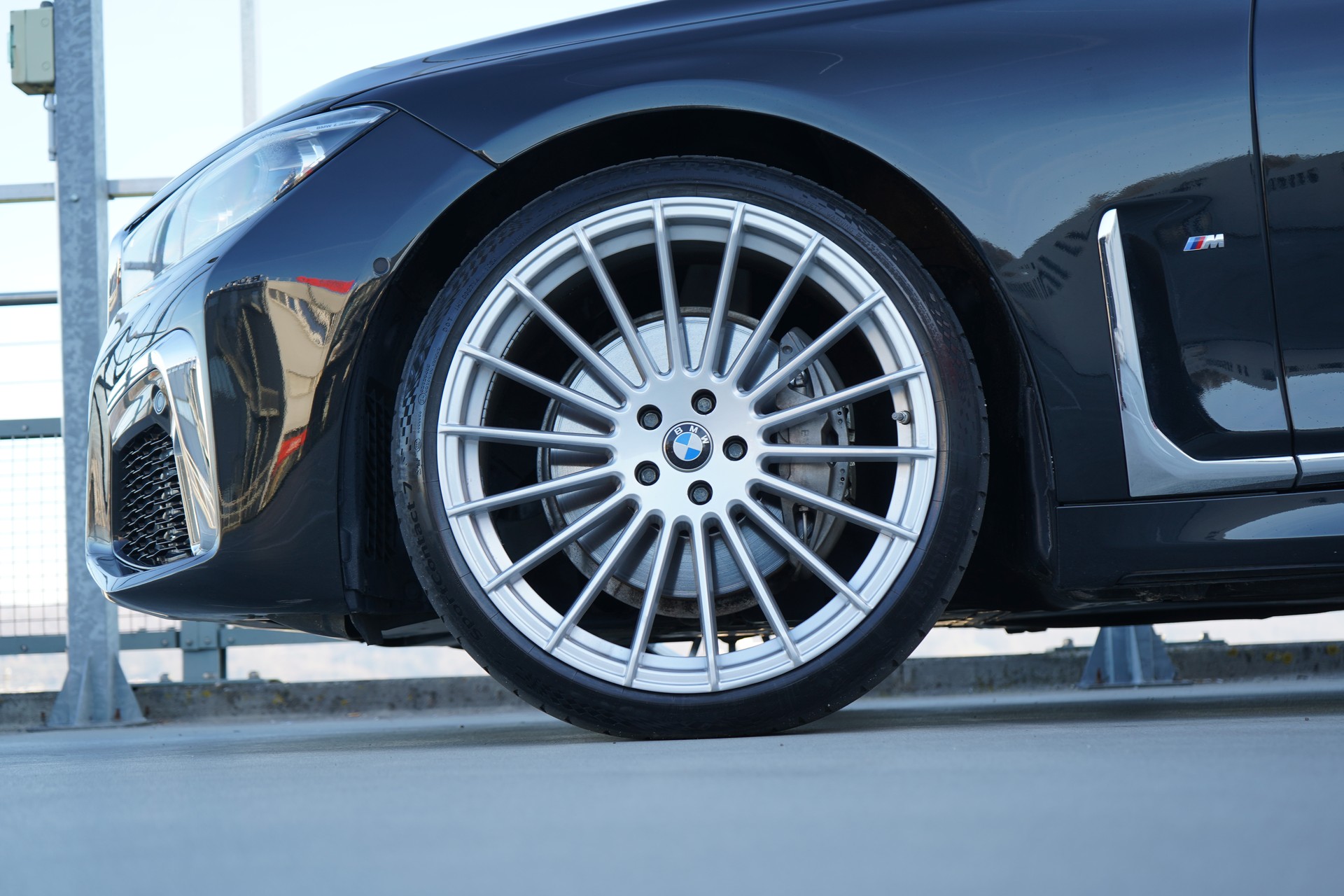 BMW 730d xDRIVE STEPTRONIC M SPORT BLACK l 265 PS-image-15