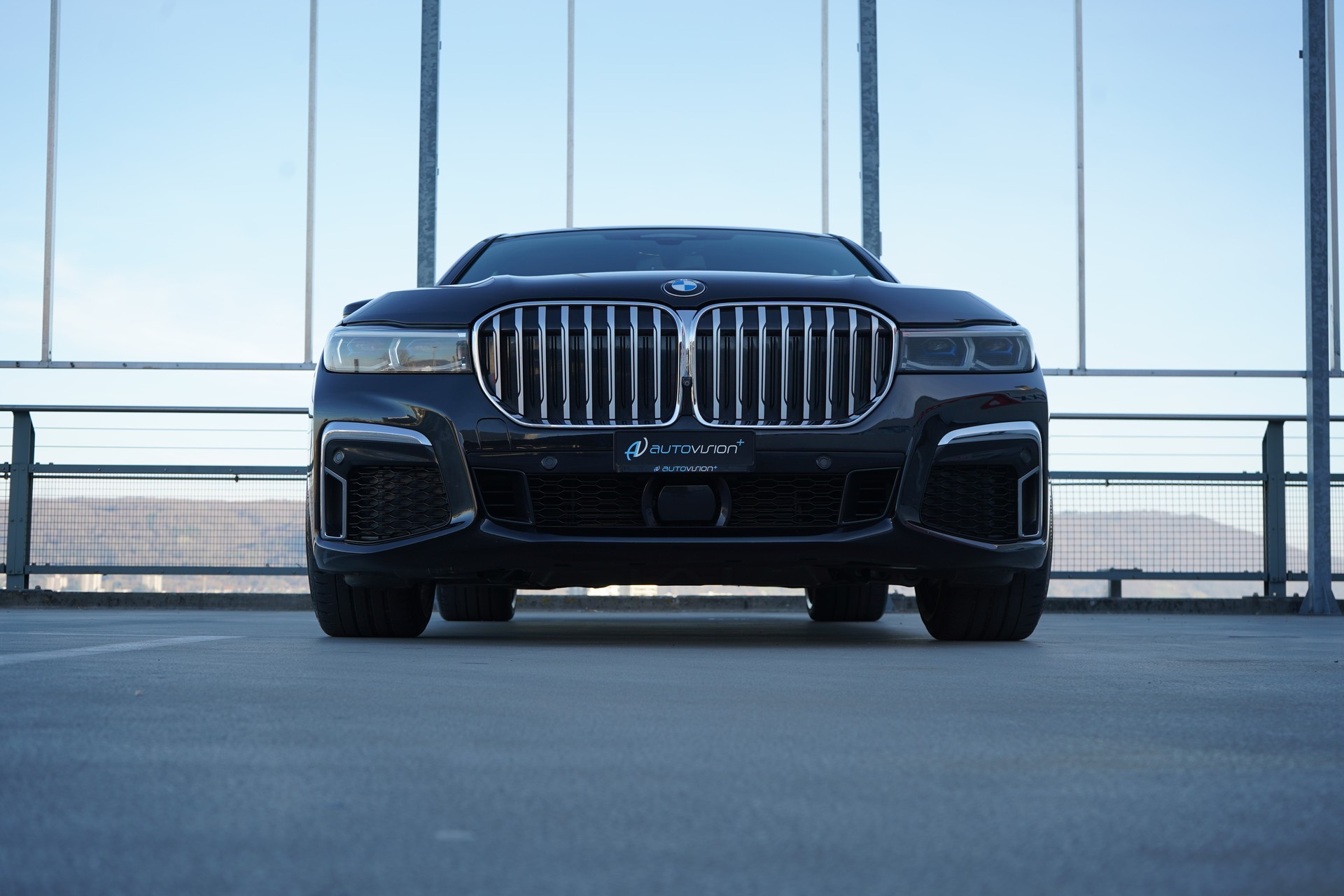 BMW 730d xDRIVE STEPTRONIC M SPORT BLACK l 265 PS-image-11
