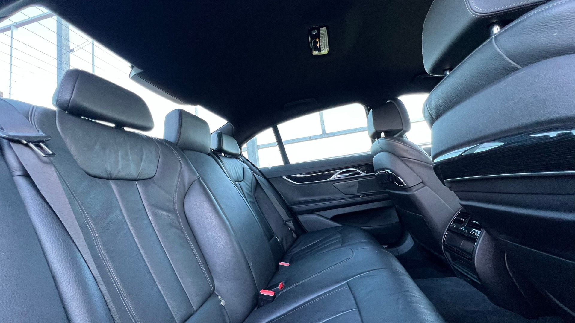 BMW 730d xDRIVE STEPTRONIC M SPORT BLACK l 265 PS-image-29