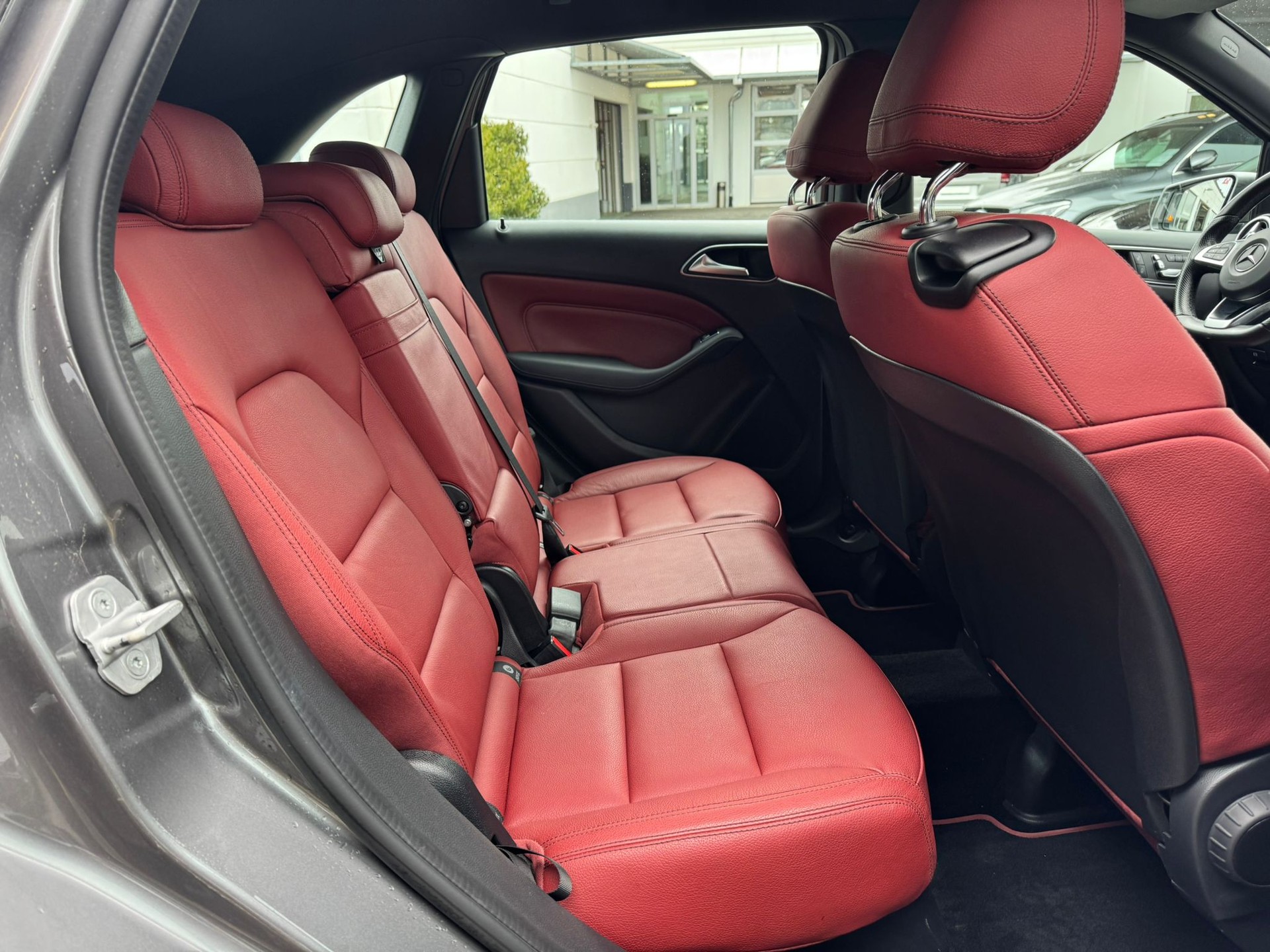 MERCEDES-BENZ B 220 CDI Swiss Star Edition AMG Line 4Matic-image-10