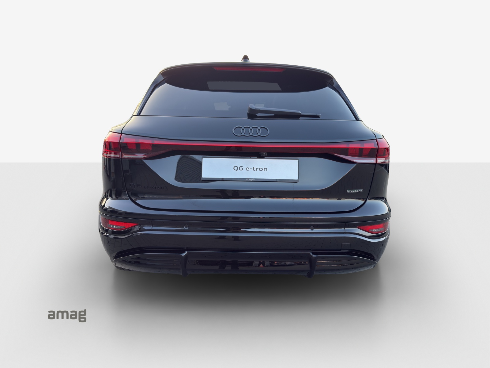 AUDI Q6 e-tron quattro-image-3