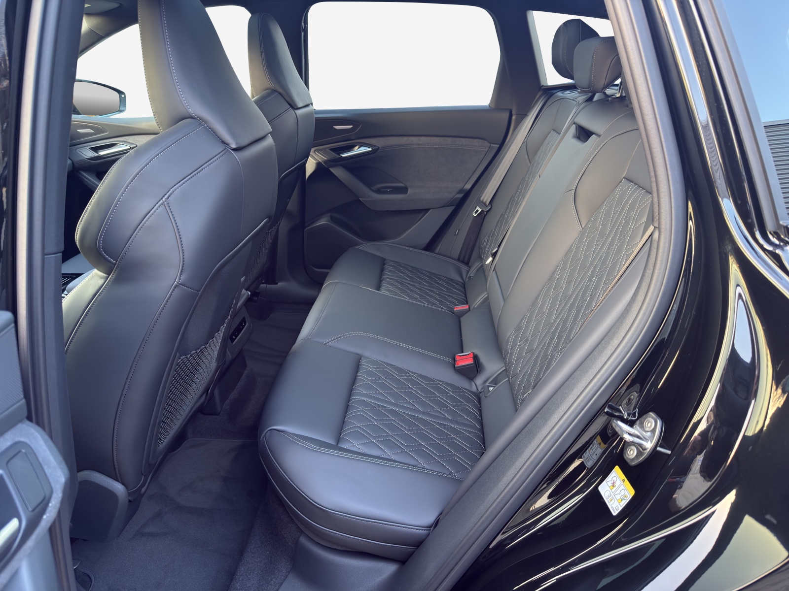 AUDI Q6 e-tron quattro-image-11