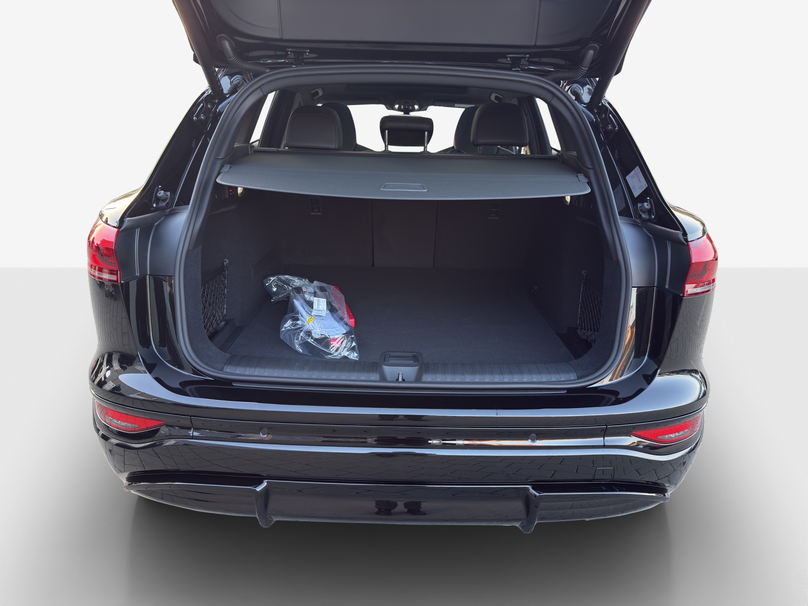 AUDI Q6 e-tron quattro-image-12