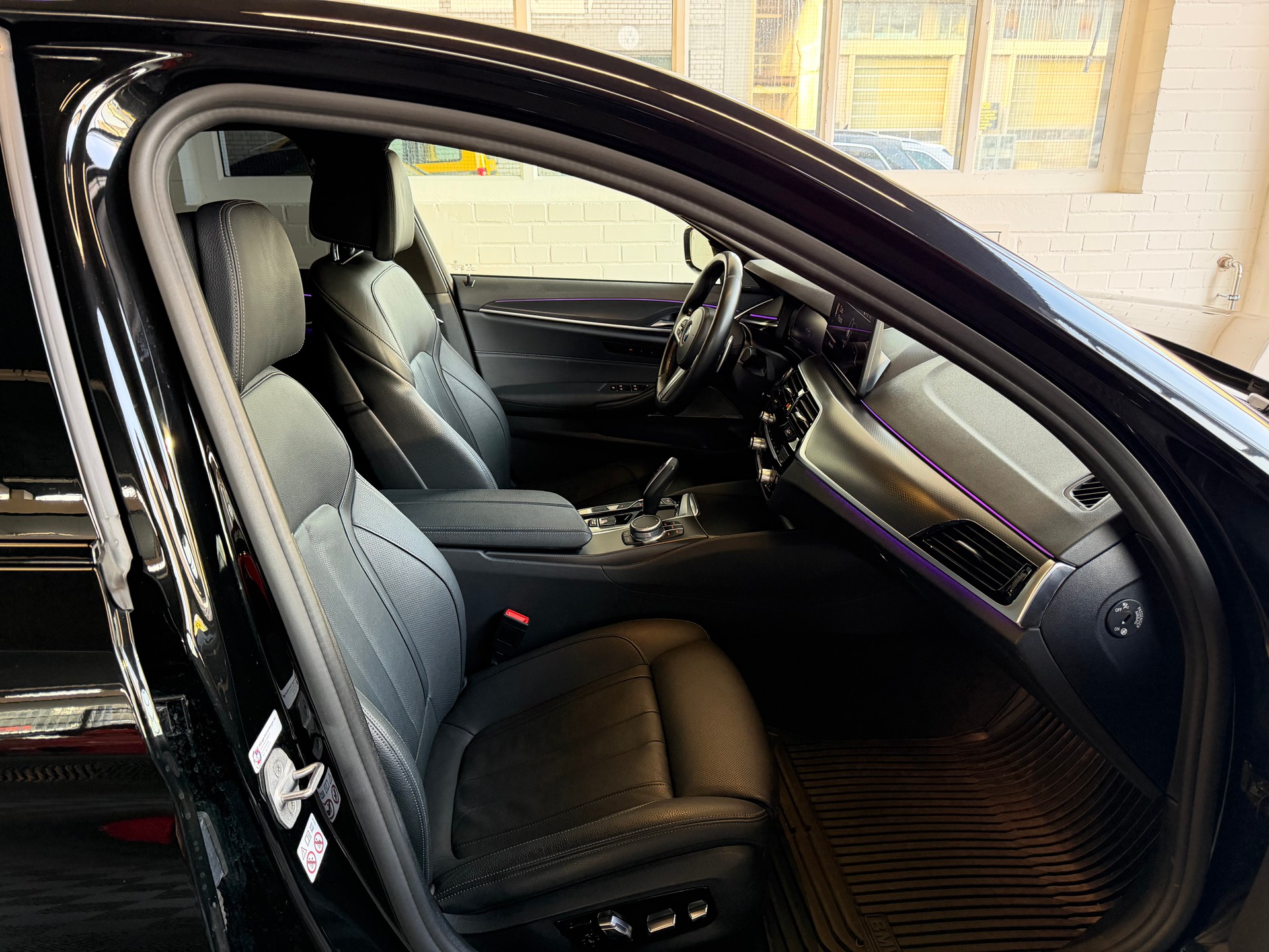 BMW 520d xDrive 48V 4X4 M Sport PACK Steptronic-image-7