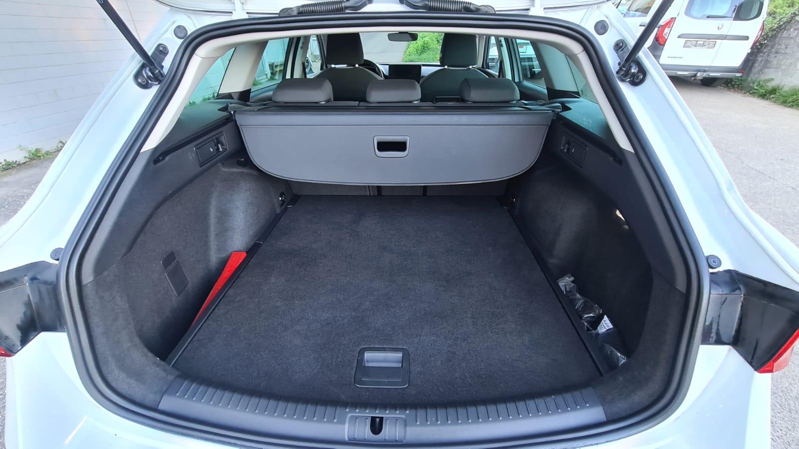 SEAT Leon ST 2.0 TDI EVO DSG Style ** Full Digital Cockpit ** Parklehnassistanz **Gr.Navi ** Parkhilfe ** Neues Modell 2022 ** Ab MFK-image-7