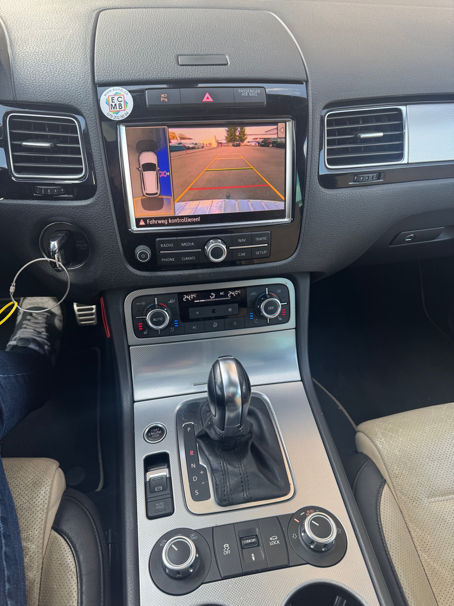 VW Touareg 4.2 TDI Tiptronic-image-14