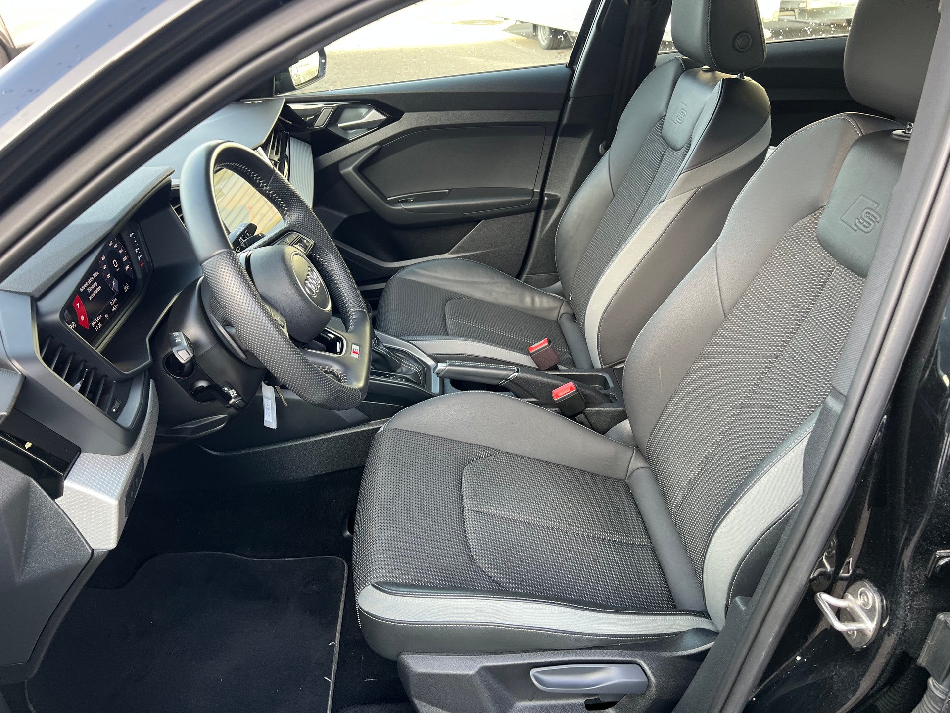 AUDI A1 Sportback 35 TFSI S Line S-tronic *** PS 150 * Navigation * Tempomat * 8 fach * Assistenten * 1 Jahr Garantie möglich **-image-17