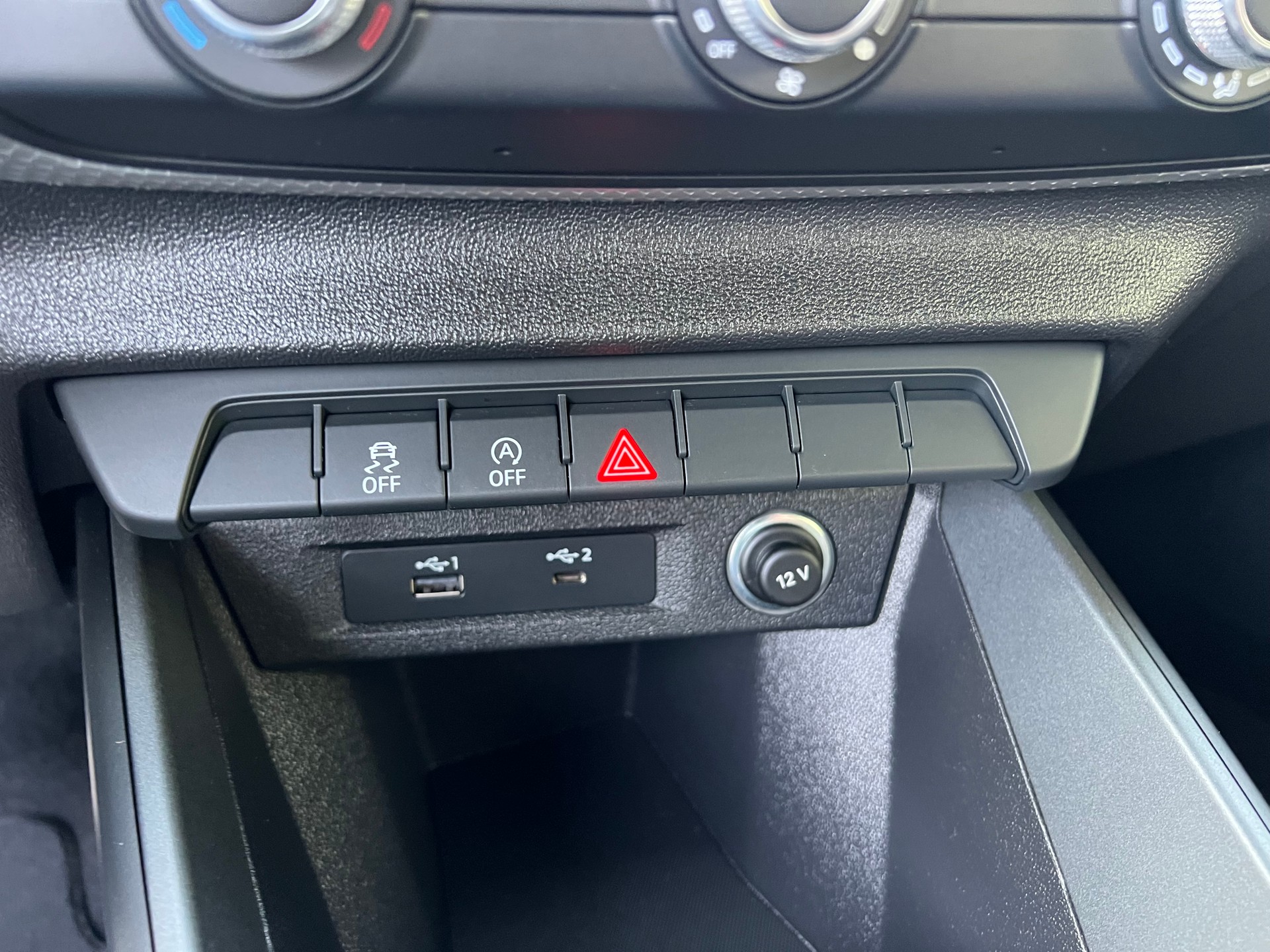 AUDI A1 Sportback 35 TFSI S Line S-tronic *** PS 150 * Navigation * Tempomat * 8 fach * Assistenten * 1 Jahr Garantie möglich **-image-19