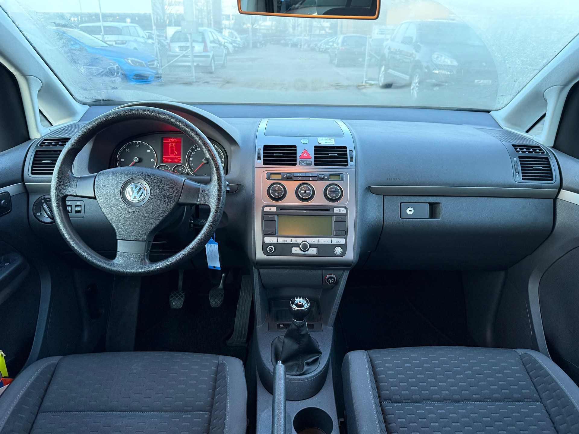 VW Touran 1.9 TDI Trendline / Frisch ab MFK / Zahnriemen ersetzt / PDC / Sitzheizung / 8-fach bereift-image-8