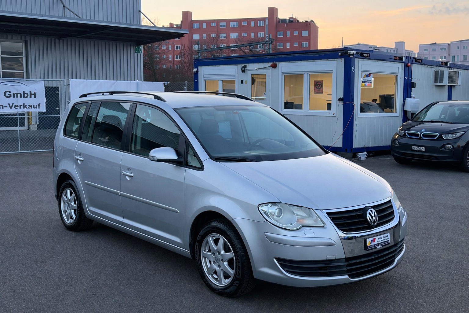 VW Touran 1.9 TDI Trendline / Frisch ab MFK / Zahnriemen ersetzt / PDC / Sitzheizung / 8-fach bereift-image-2
