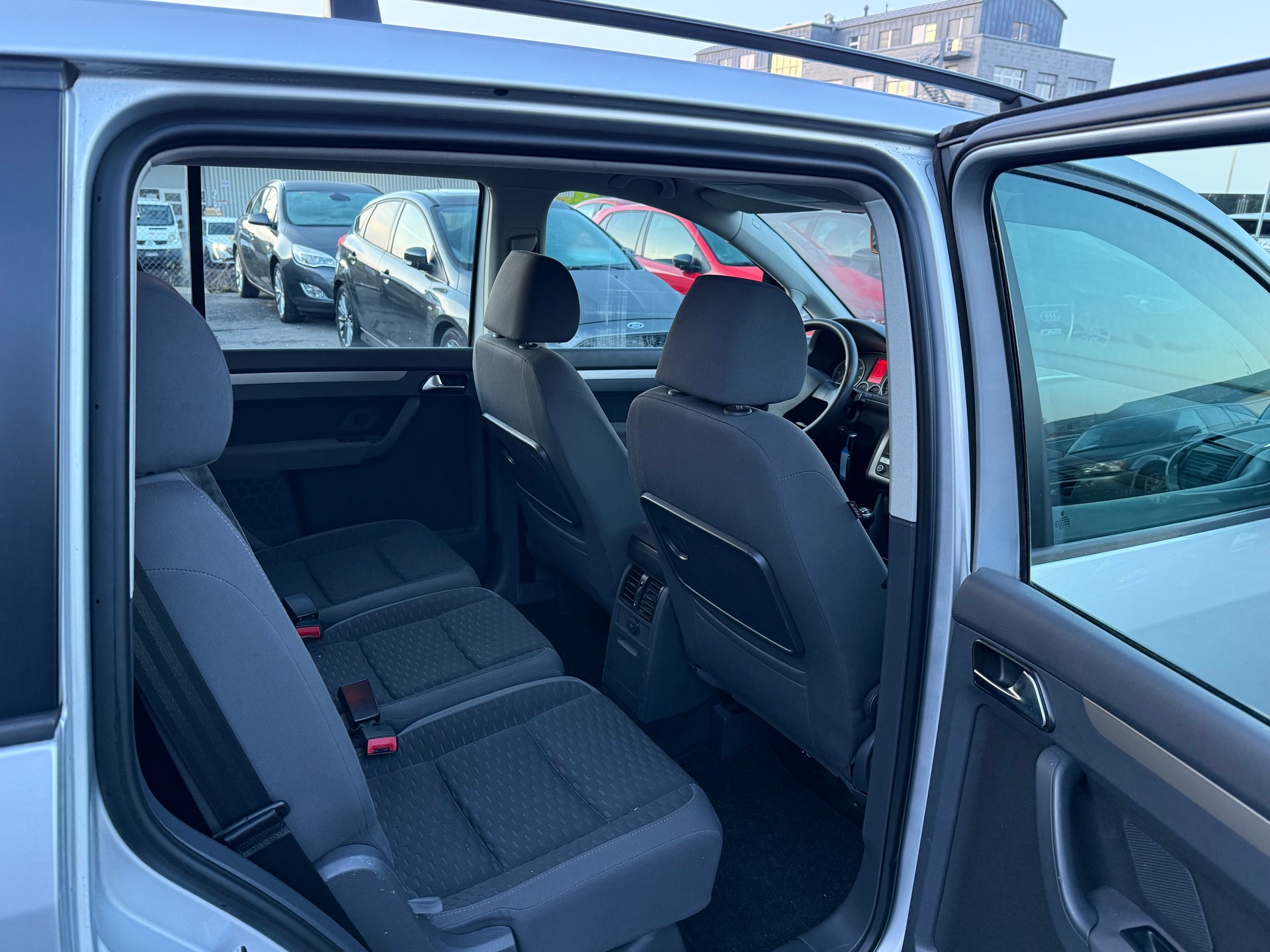 VW Touran 1.9 TDI Trendline / Frisch ab MFK / Zahnriemen ersetzt / PDC / Sitzheizung / 8-fach bereift-image-10