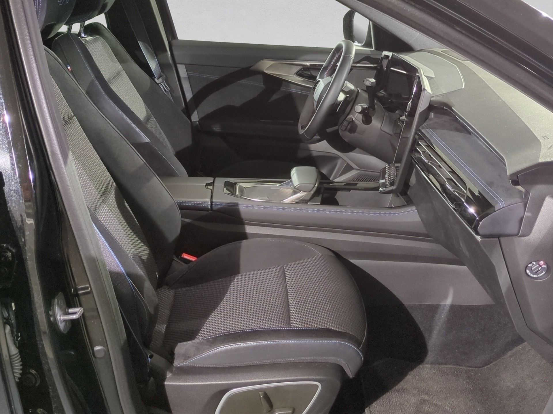 RENAULT Austral 1.2 HEV 200 Iconic Esprit Alpine A-image-16