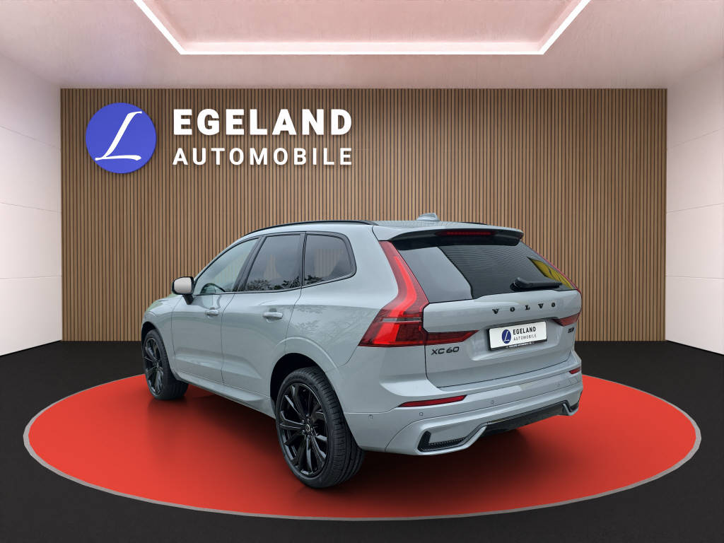 VOLVO XC60 2.0 B5 MH Plus Black Edition AWD-image-4