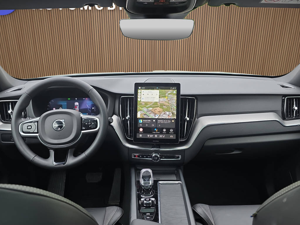 VOLVO XC60 2.0 B5 MH Plus Black Edition AWD-image-17