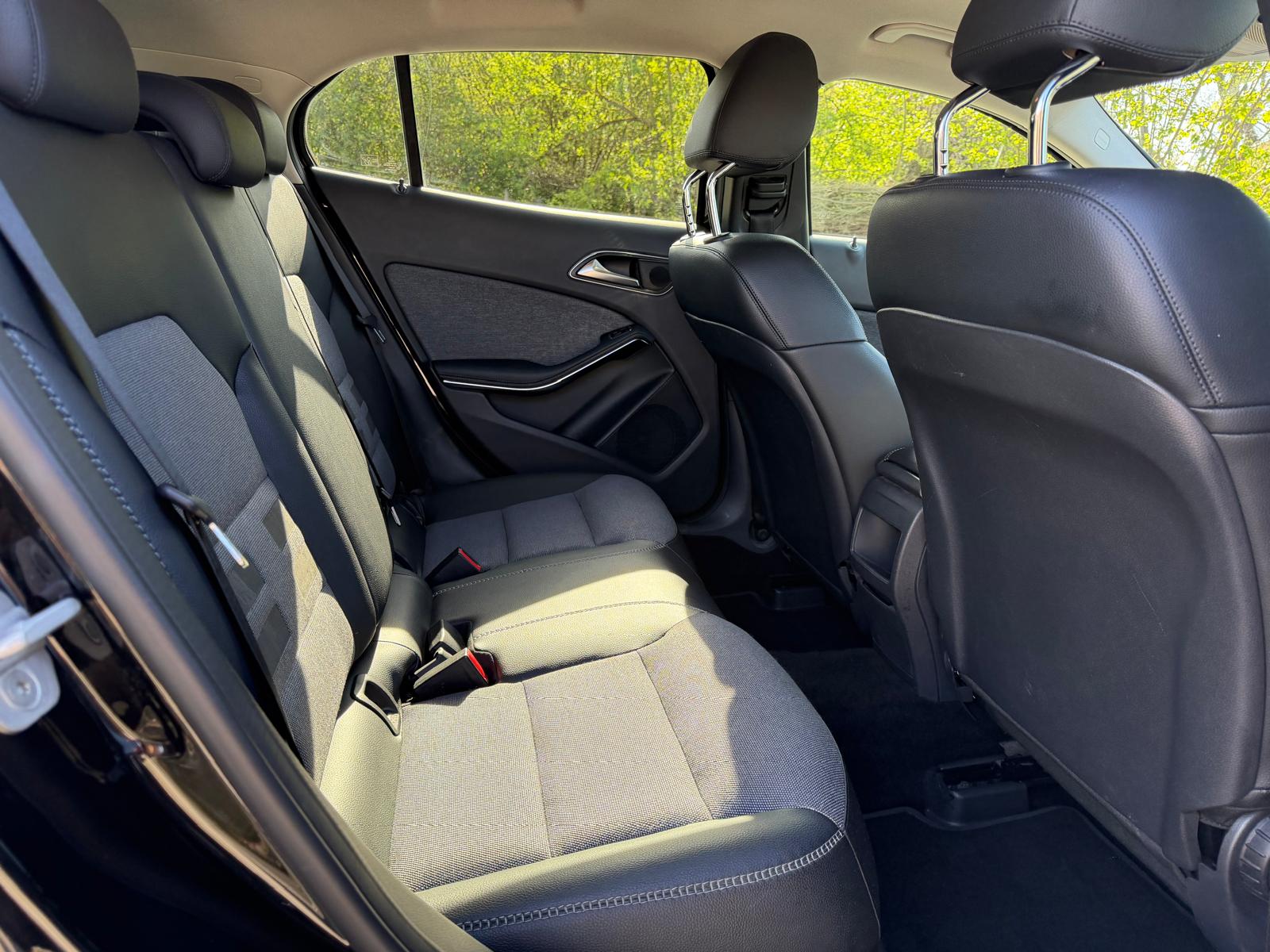 MERCEDES-BENZ GLA 200 CDI 4Matic 7G-DCT-image-6