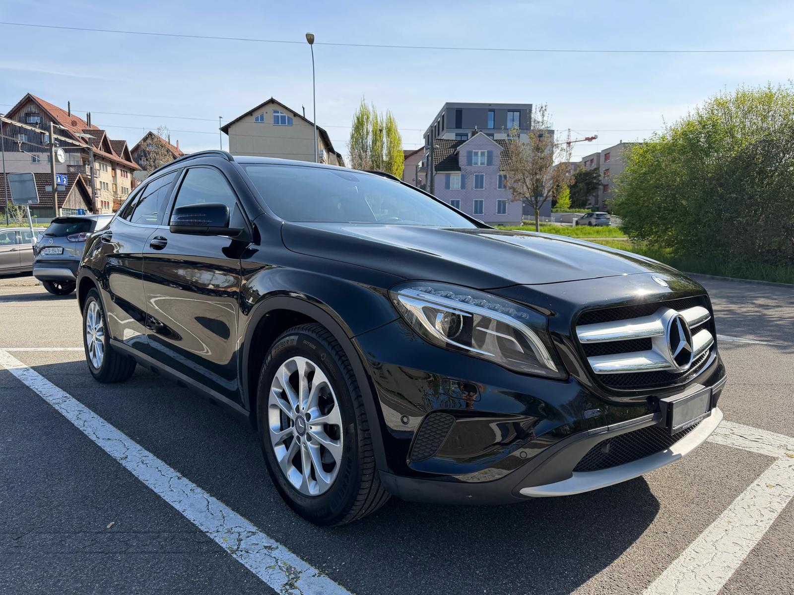 MERCEDES-BENZ GLA 200 CDI 4Matic 7G-DCT-showroom-element-2