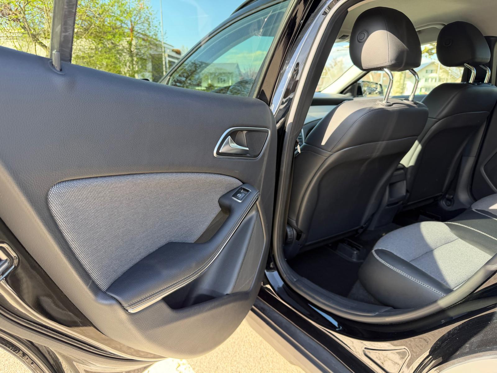 MERCEDES-BENZ GLA 200 CDI 4Matic 7G-DCT-image-11