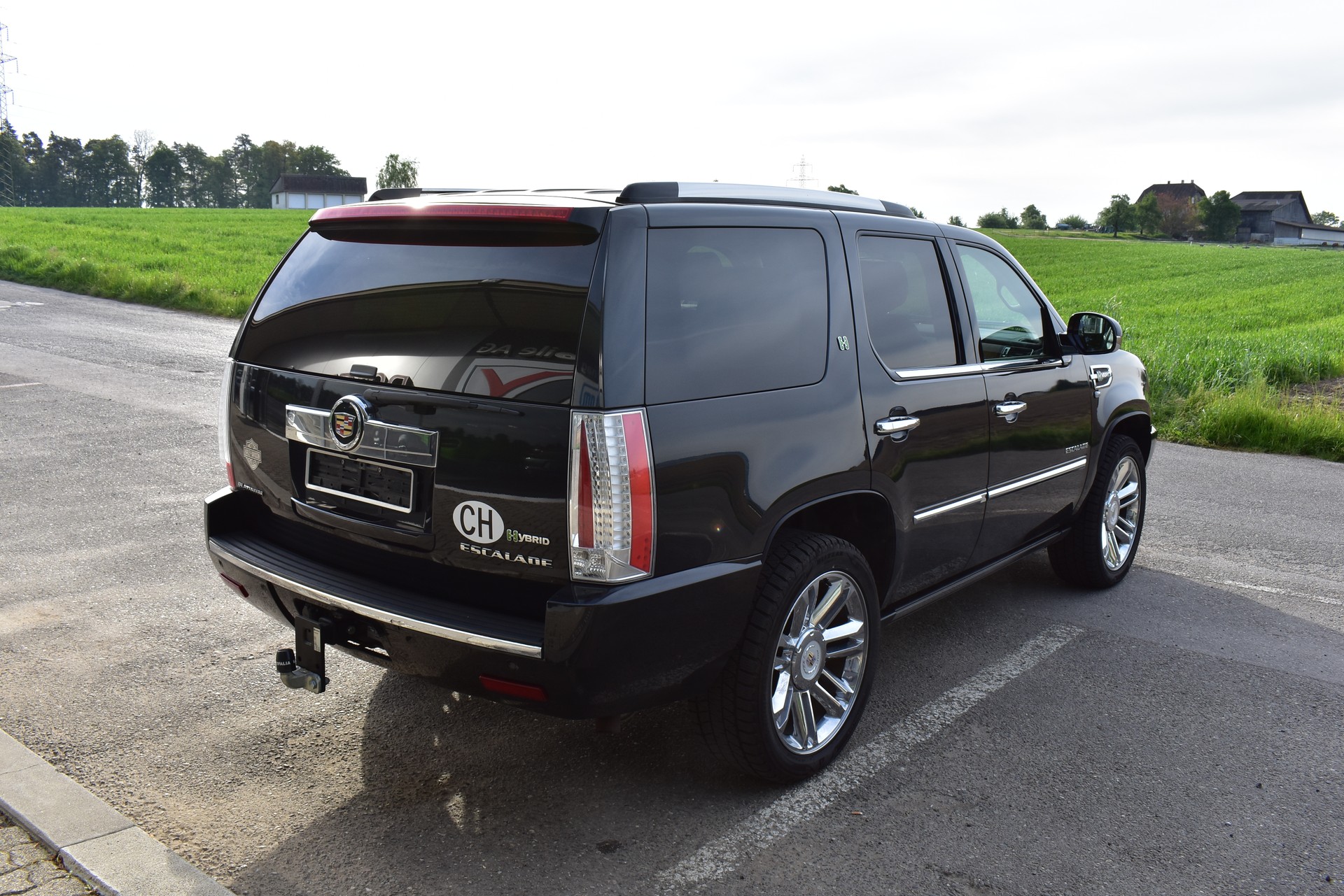 CADILLAC Escalade 6.0 Hybrid Platinum Edition-image-3