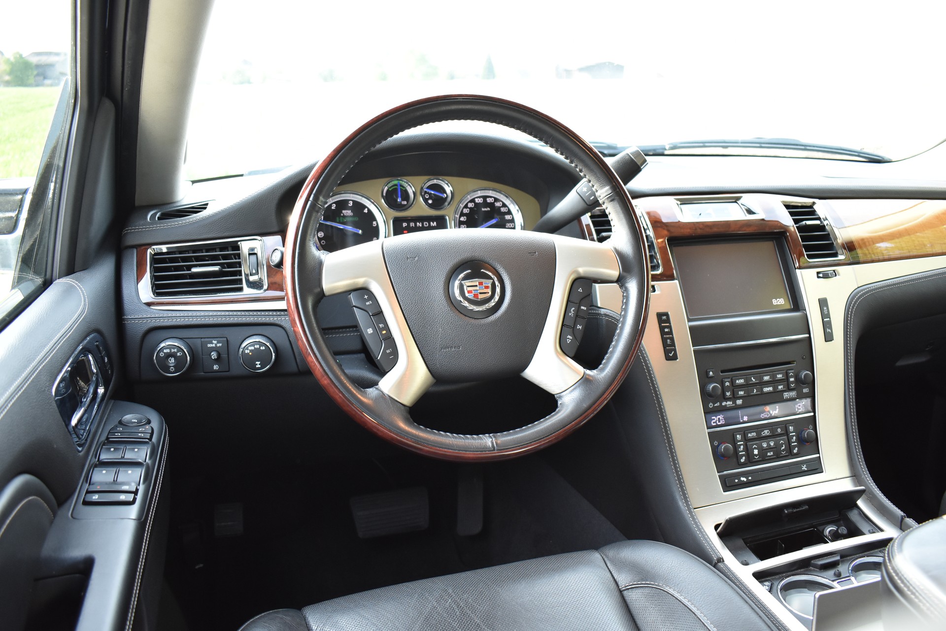 CADILLAC Escalade 6.0 Hybrid Platinum Edition-image-9