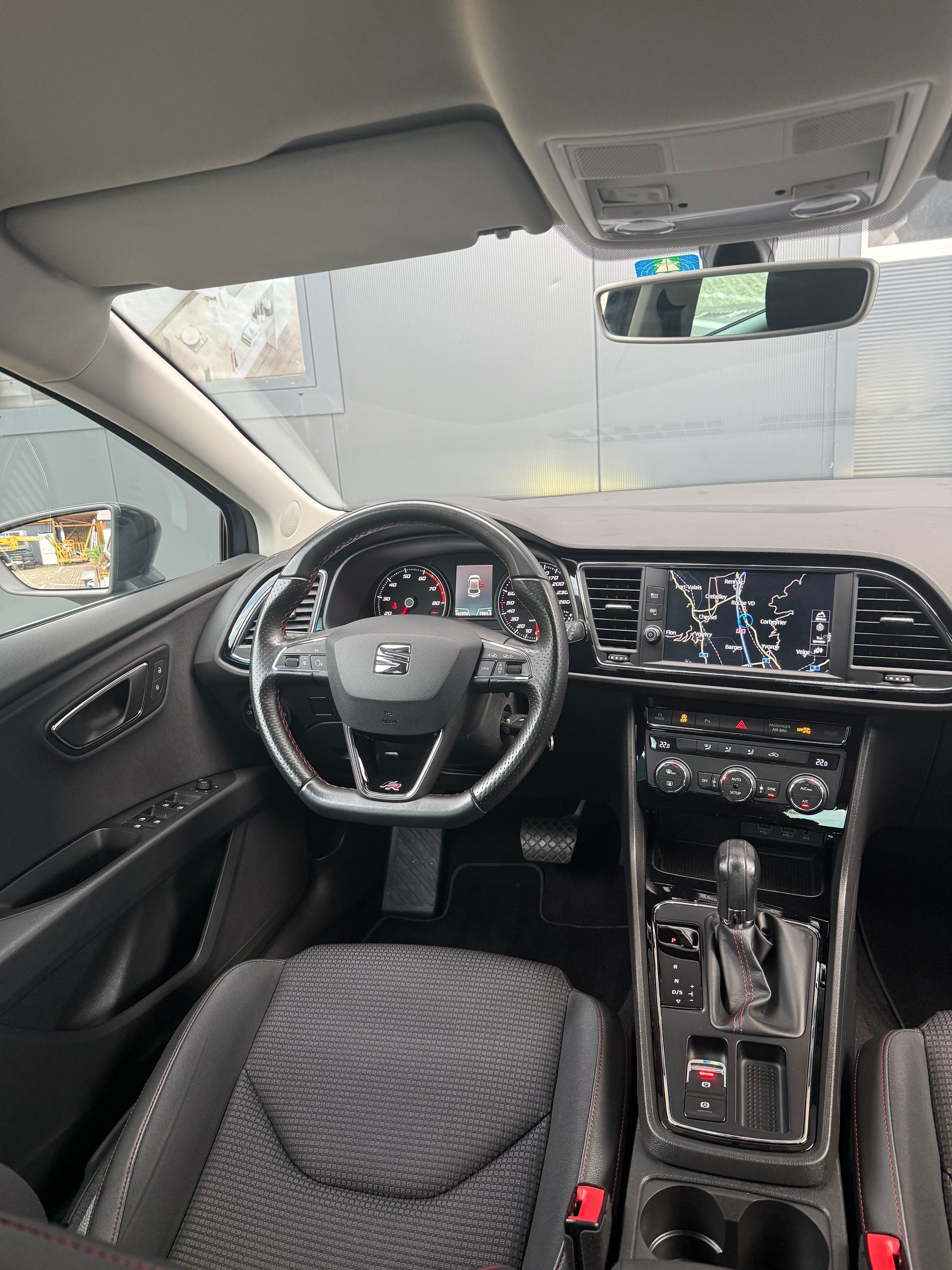 SEAT Leon 1.5 TSI EVO SWISS FR DSG-image-9