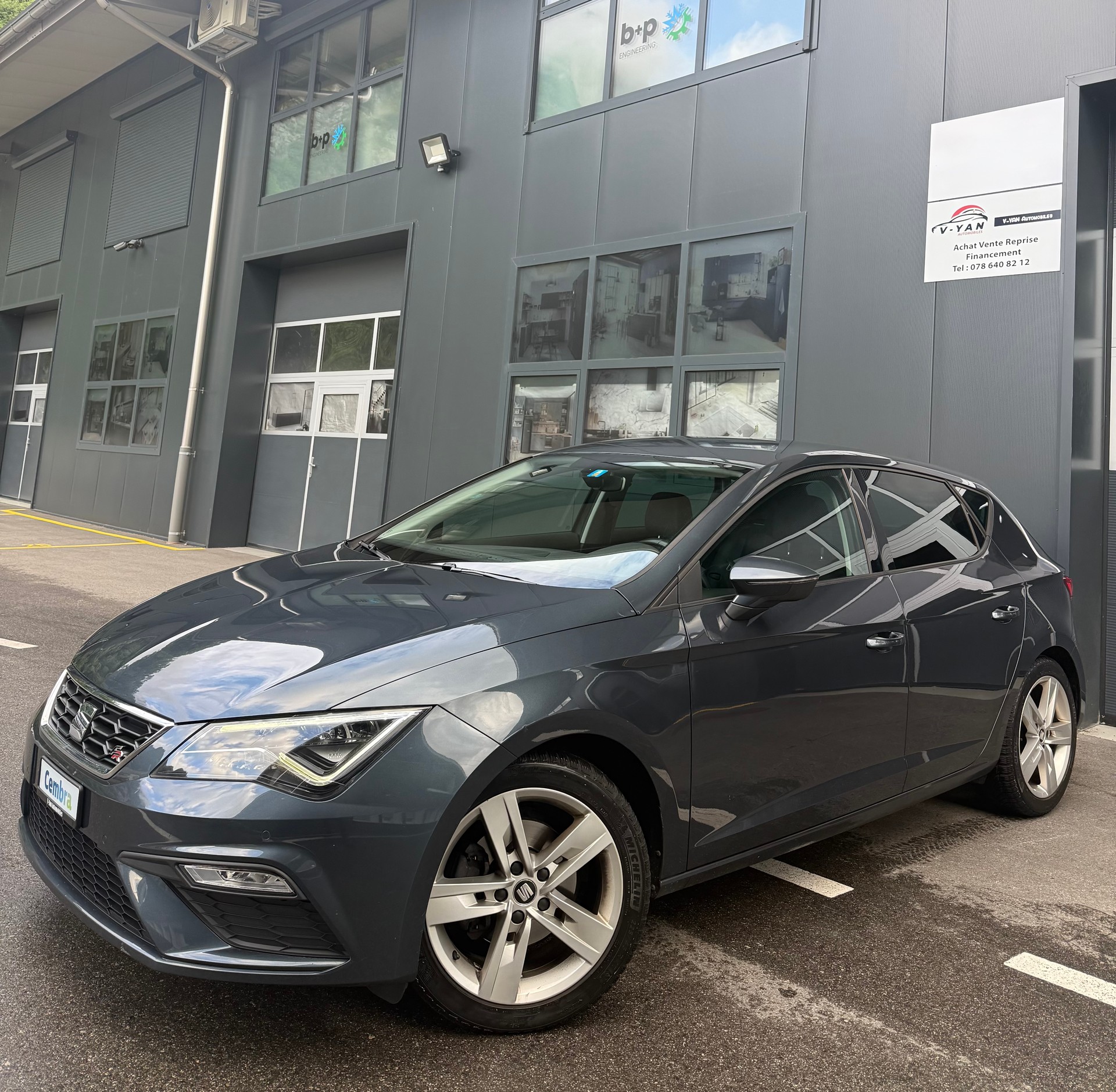 SEAT Leon 1.5 TSI EVO SWISS FR DSG-image-0