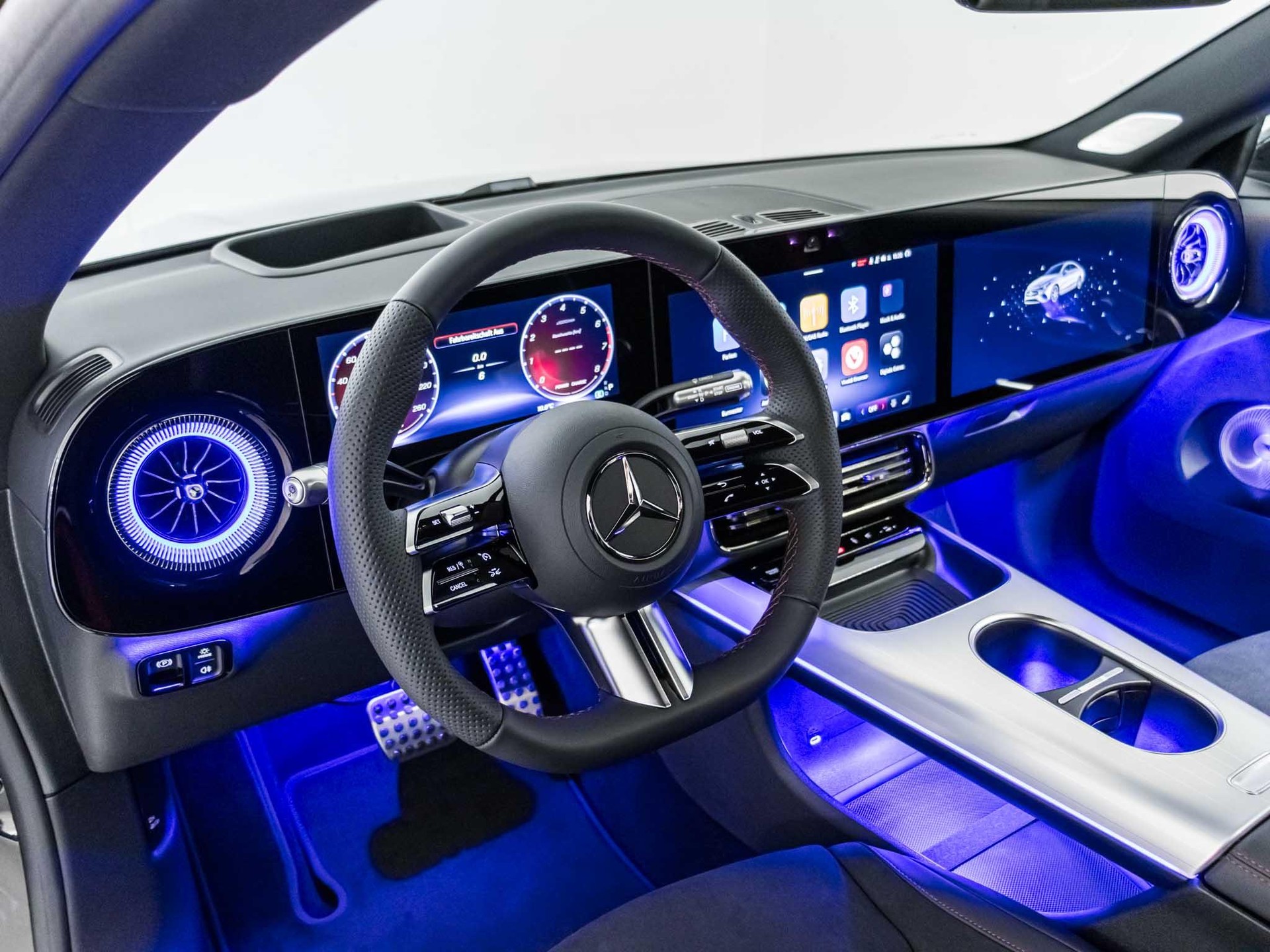 MERCEDES-BENZ CLA 220 4MATIC-image-9
