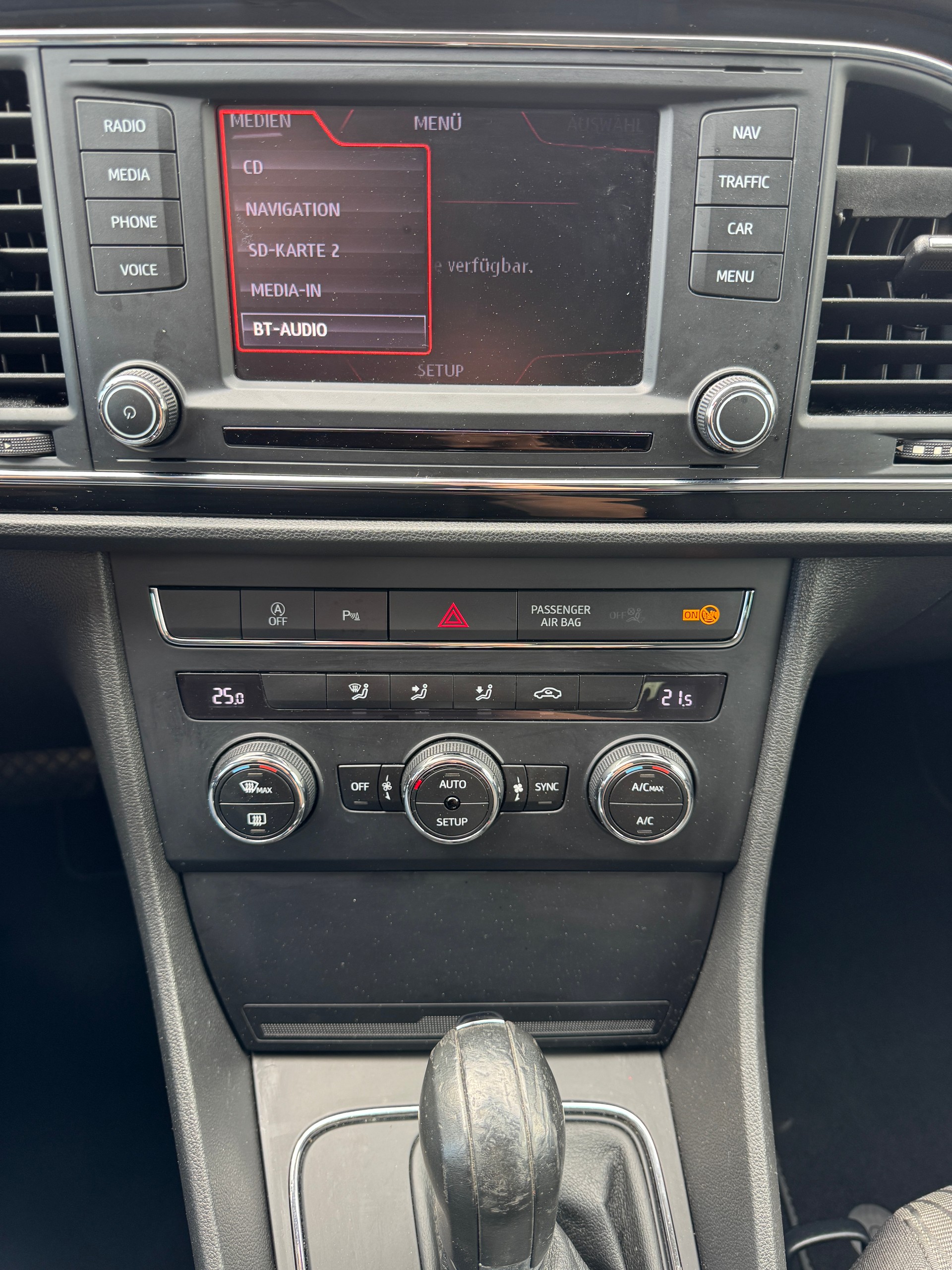 SEAT Leon 2.0 TDI Style DSG-image-10