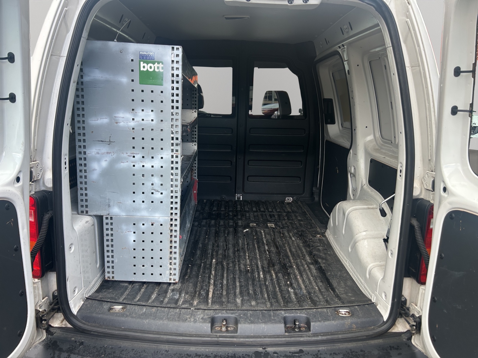 VW Caddy 1.2 TSI BlueMotion Technology-image-16