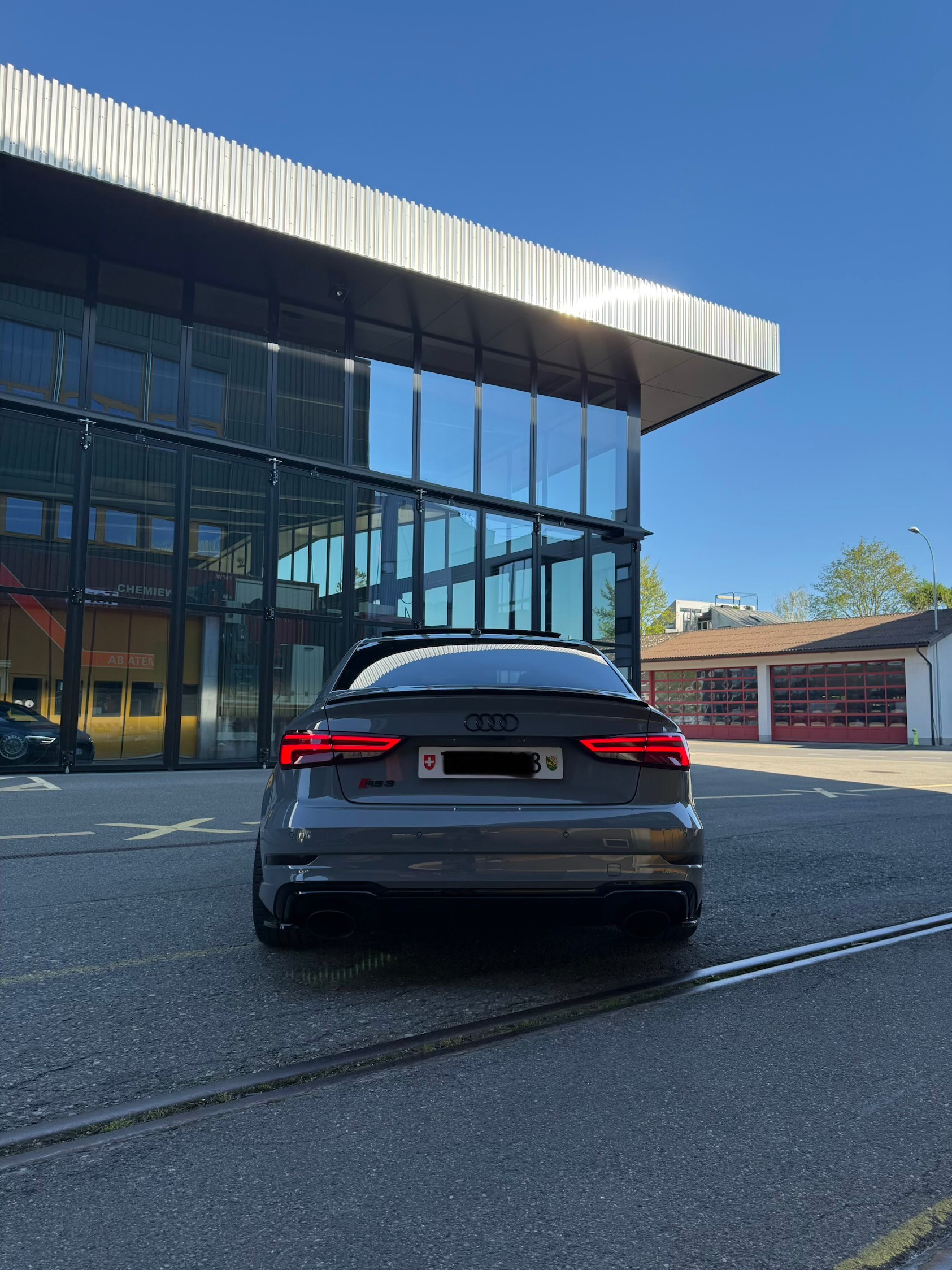 AUDI 2.5 T FSI quattro S-Tronic Ohne OPF Sedan-image-3