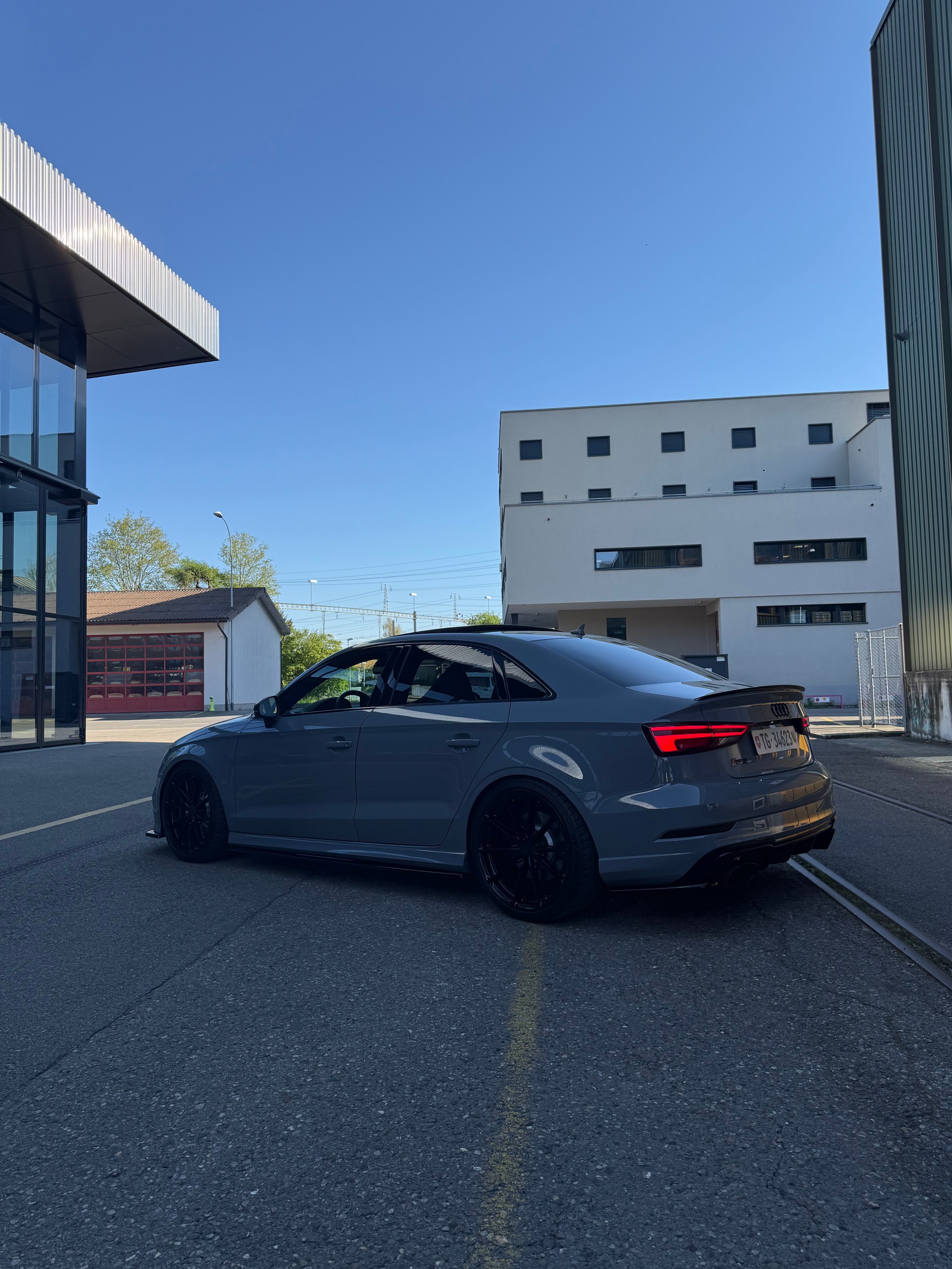 AUDI 2.5 T FSI quattro S-Tronic Ohne OPF Sedan-image-2